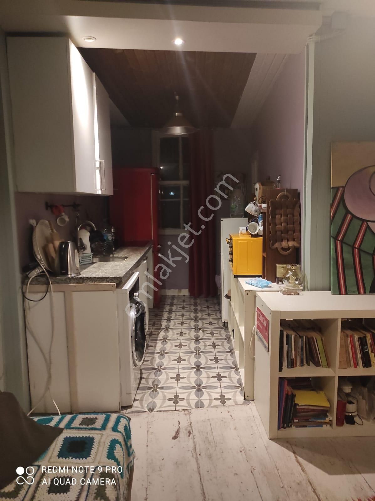 İki Katlı, Ahşap, Bahçeli Ev - Görsel 10