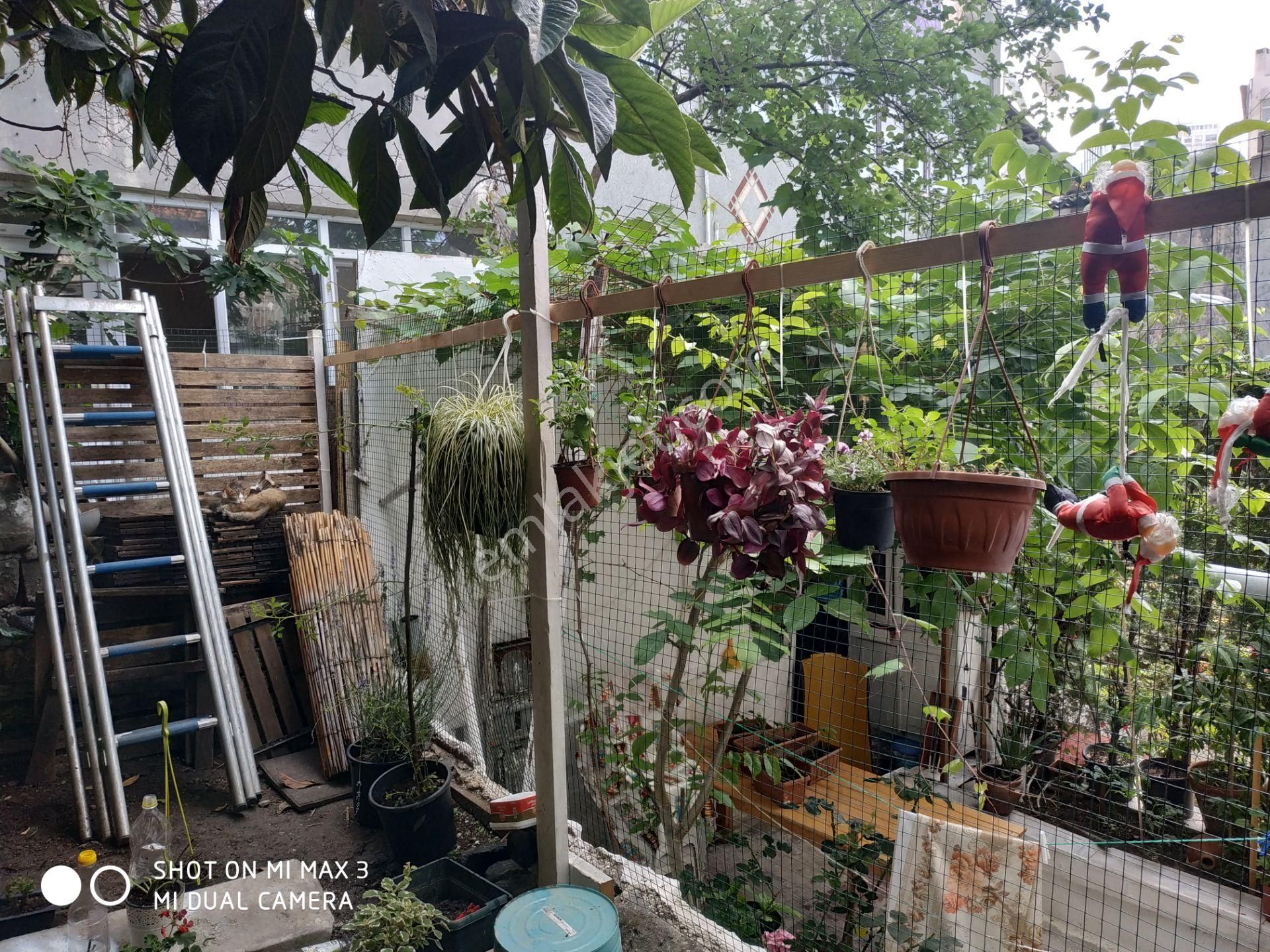 İki Katlı, Ahşap, Bahçeli Ev - Görsel 26