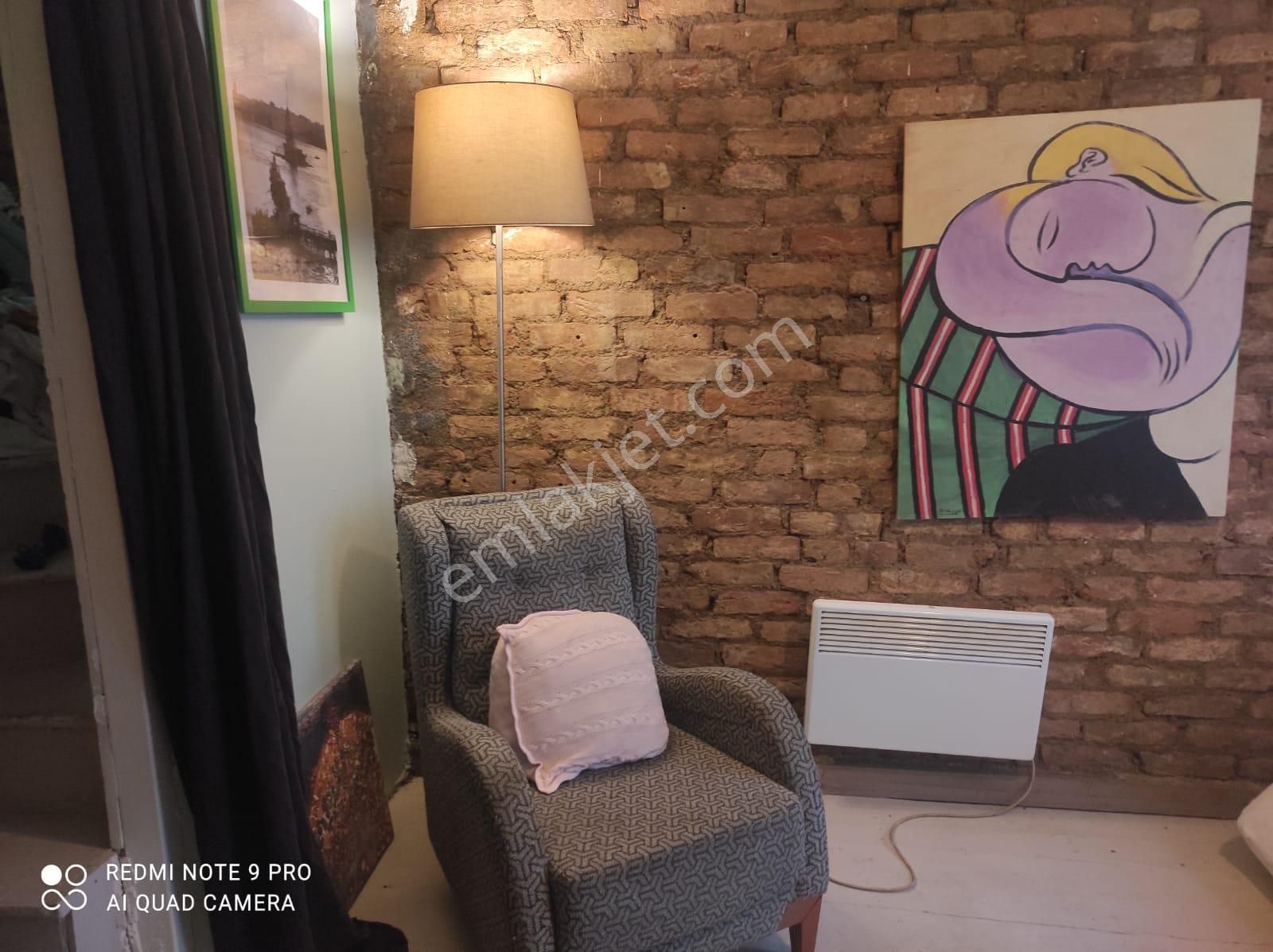 İki Katlı, Ahşap, Bahçeli Ev - Görsel 6