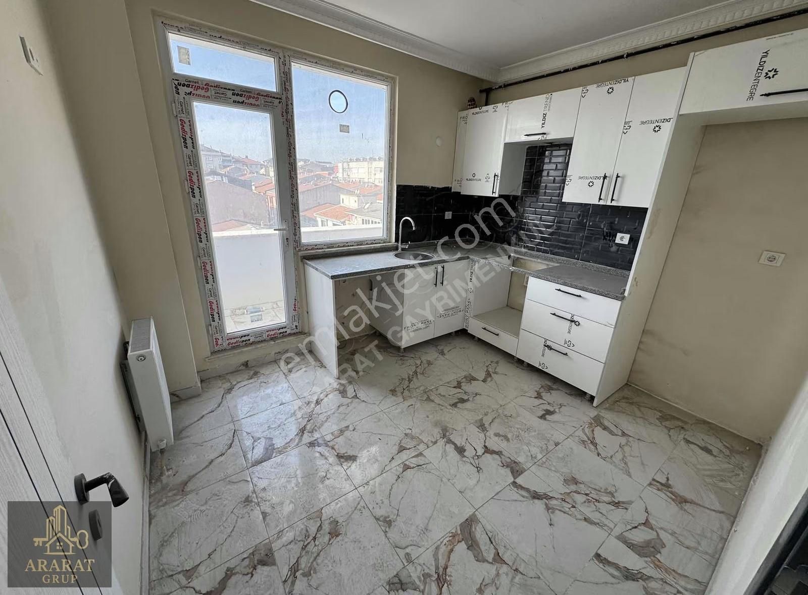 Esenler Tuna Vadi Sitesinde Satılık Fırsat 3+1 Daire - Görsel 3