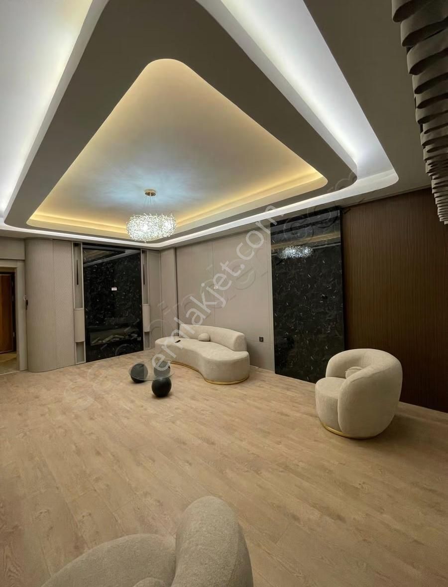 İbni Sina Mah. Tramvaya Bir Dakika Yürüme Mesafeli Park Cepheli