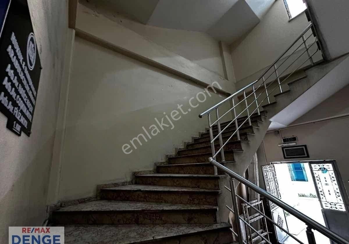 Eyüp Sultan Topçular’da Teraslı, Asansörlü, Modern Dubleks Ofıs!