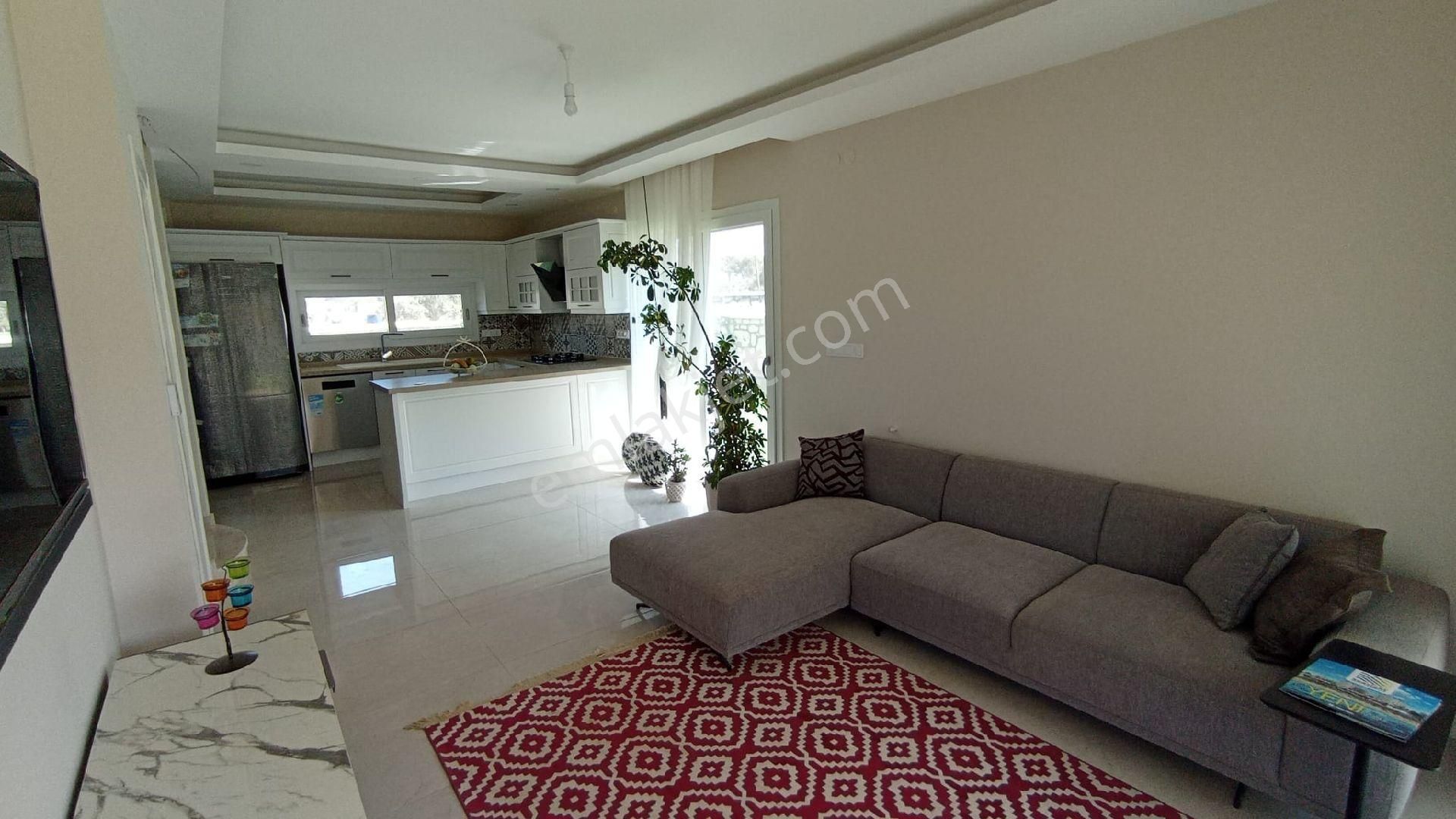 Kuşadası Satılık 3+1 Villa - Görsel 3