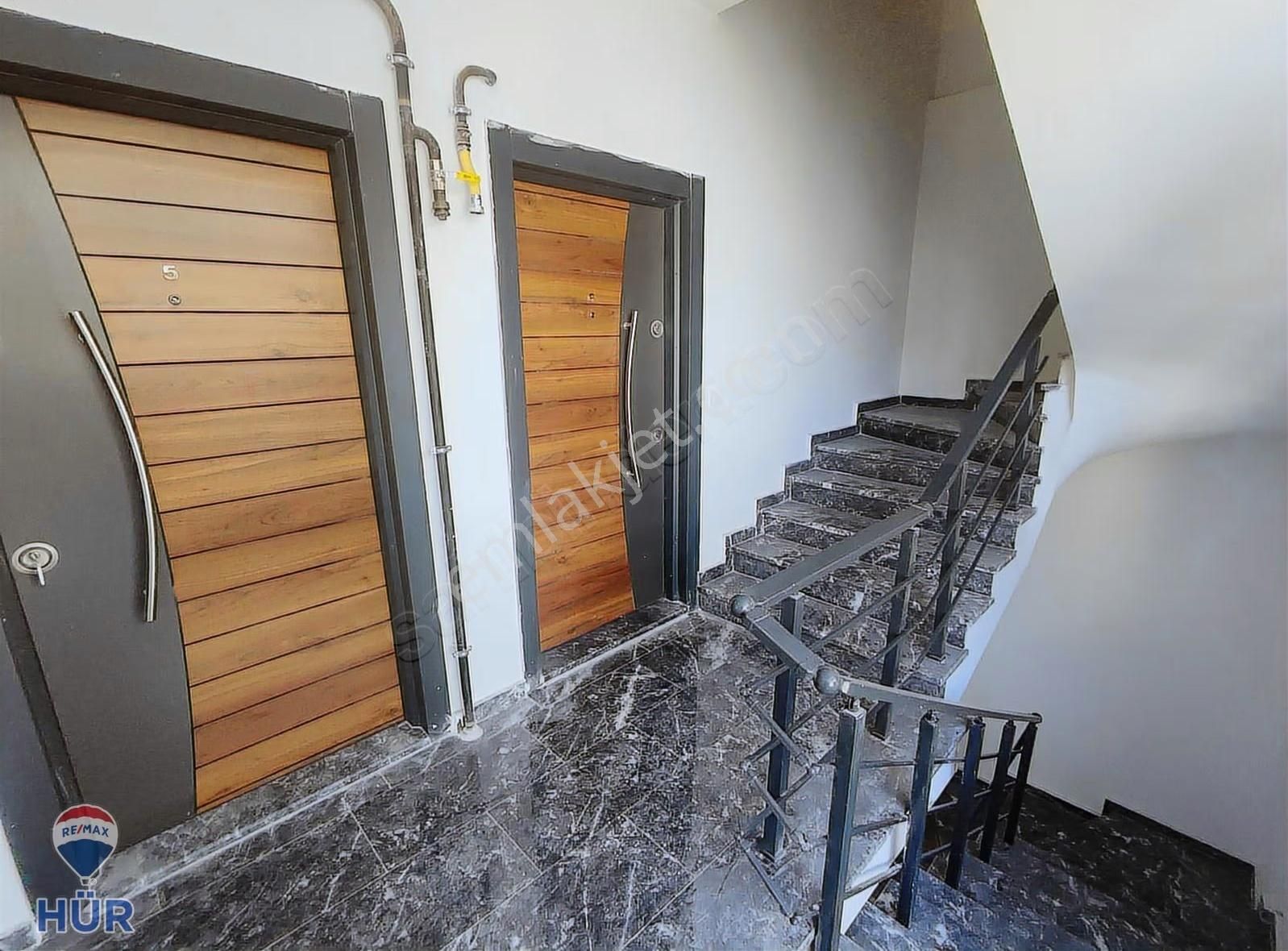 Remax Ayfer Sever'den Kiralık 3+1 Daire Yeni Stad Civarı - Görsel 21