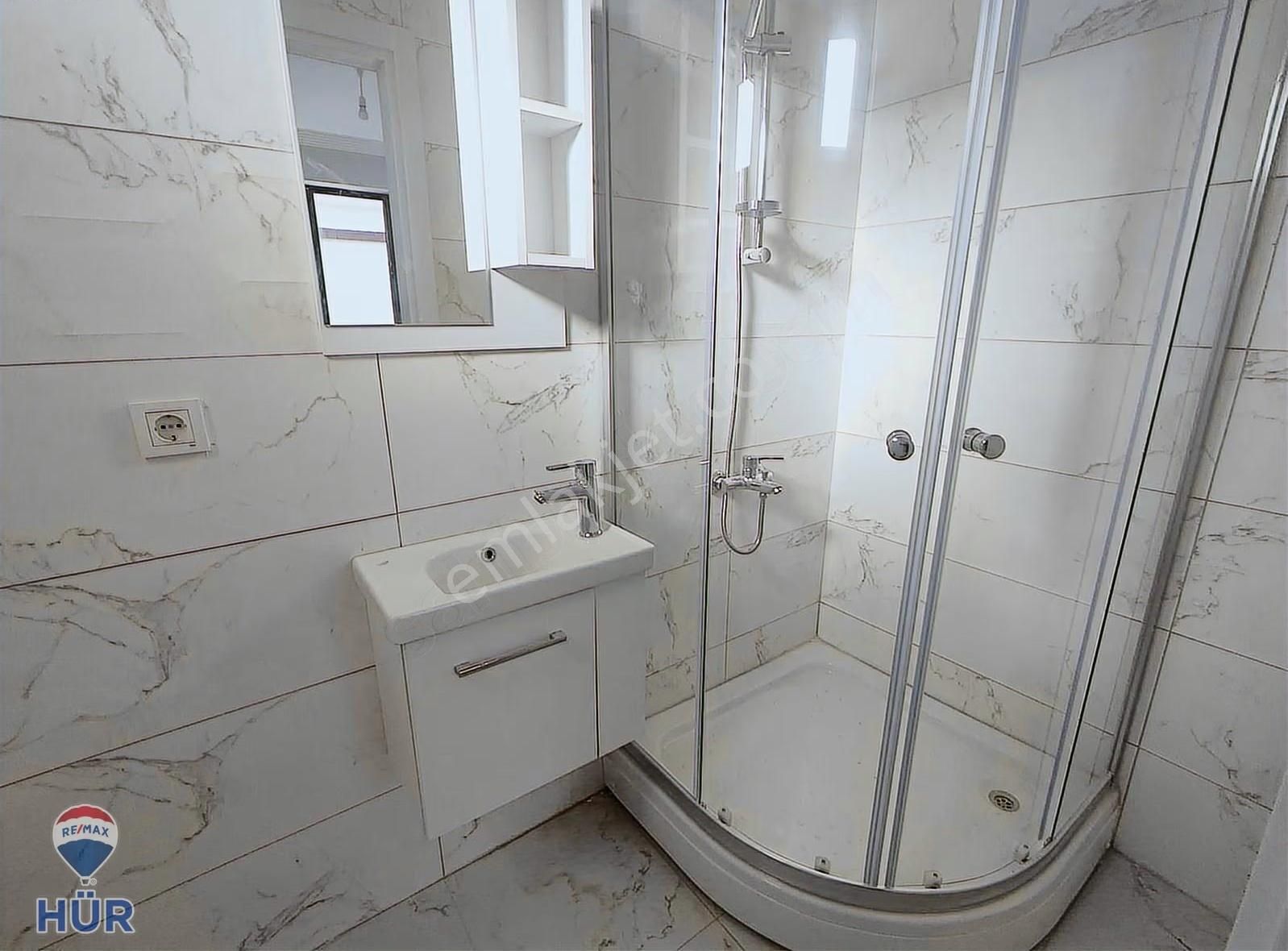 Remax Ayfer Sever'den Kiralık 3+1 Daire Yeni Stad Civarı - Görsel 19