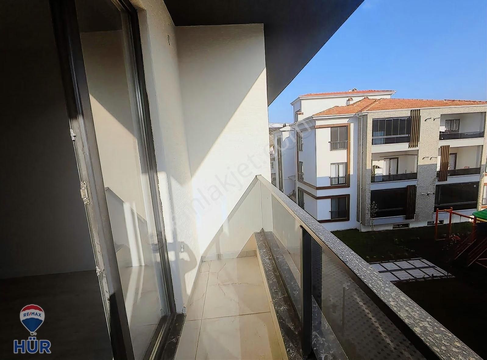 Remax Ayfer Sever'den Kiralık 3+1 Daire Yeni Stad Civarı - Görsel 5