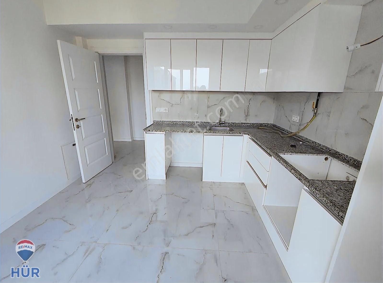 Remax Ayfer Sever'den Kiralık 3+1 Daire Yeni Stad Civarı - Görsel 33