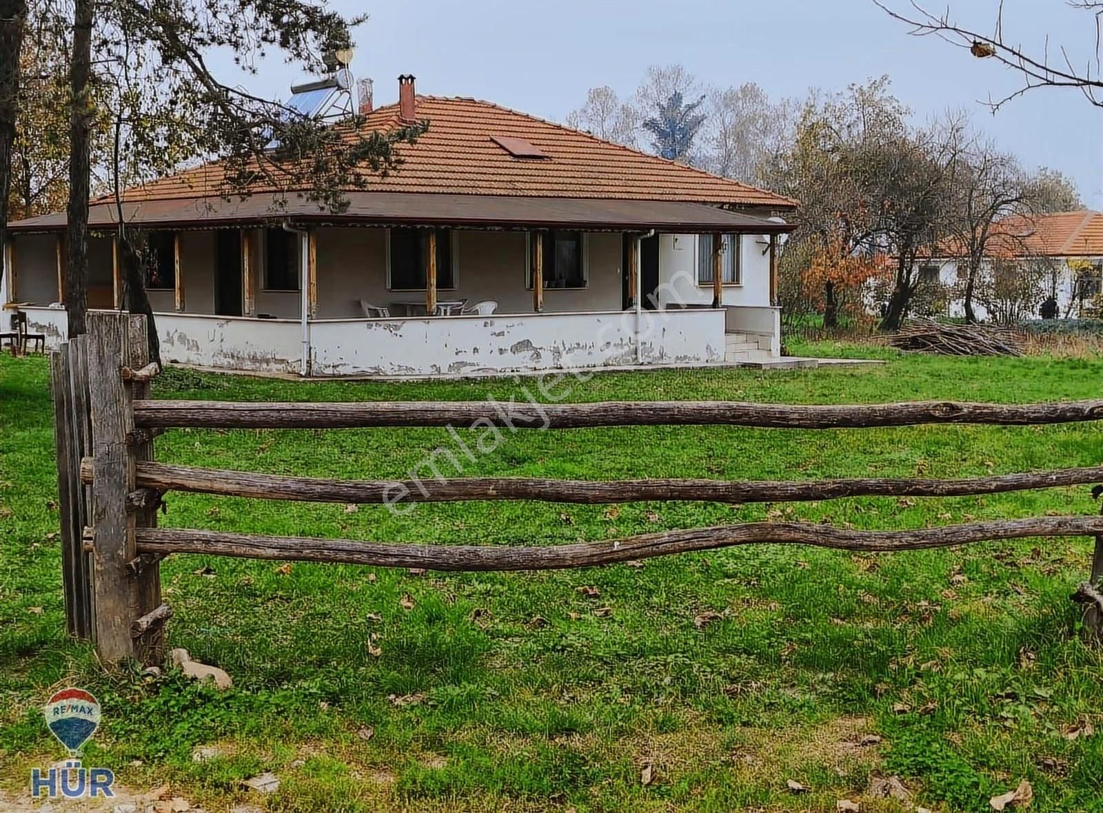 Remax-hür Fatma Yıldız Dan Satılık Arsa - Görsel 2
