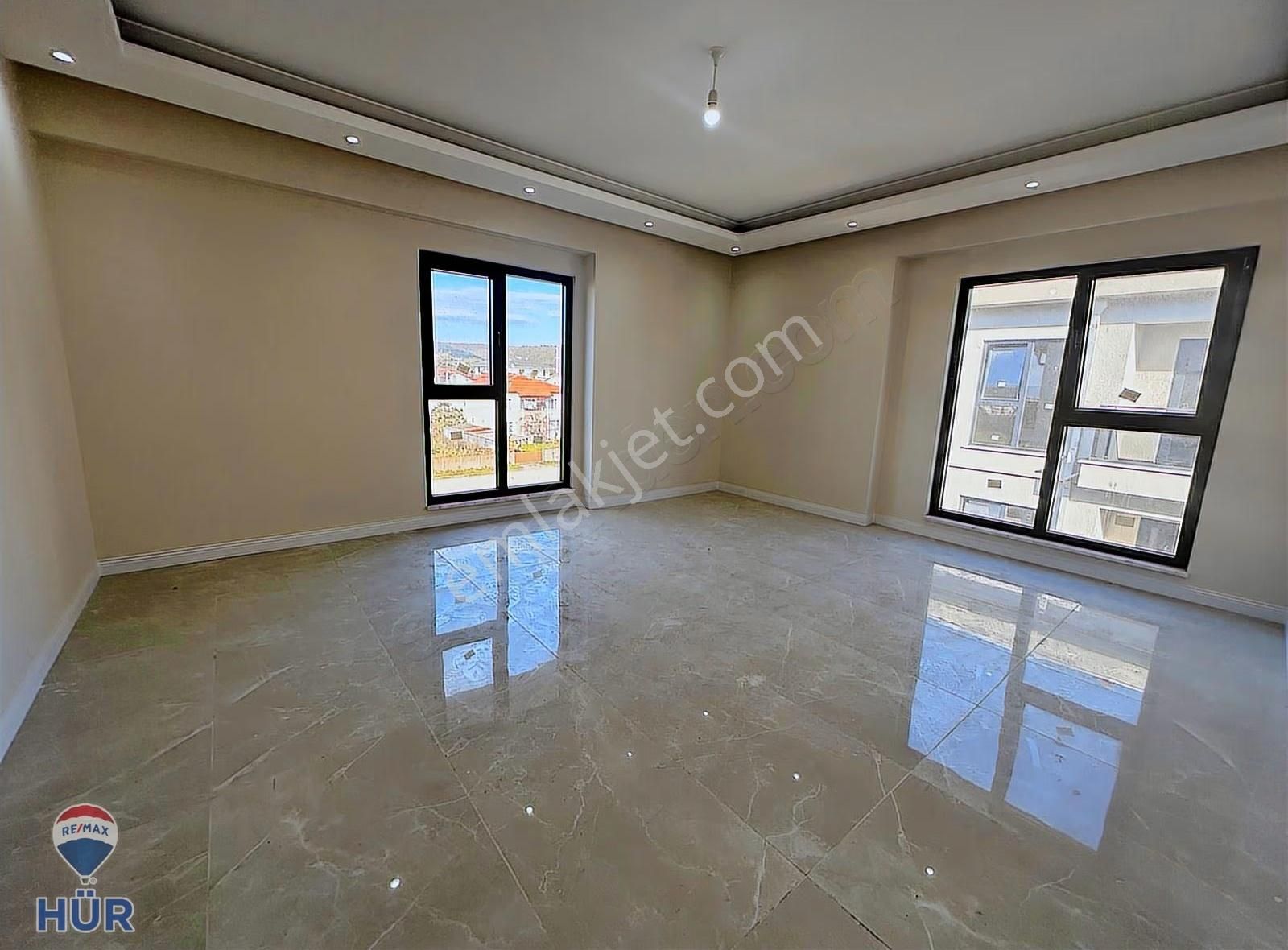 Remax Hür Ayfer Sever'den Kiralık Sıfır 3+1 Daire - Görsel 15