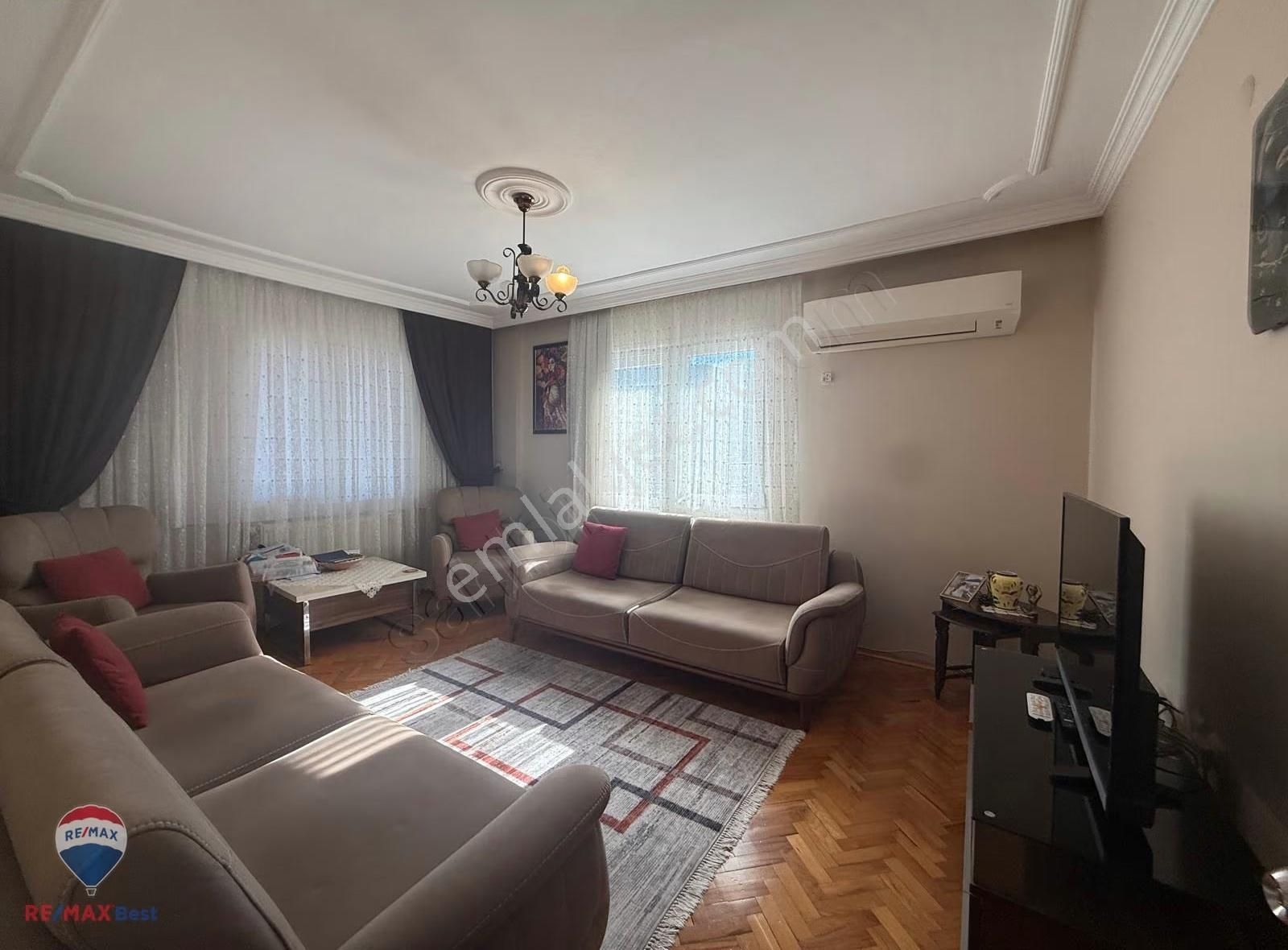 88 Remax Best'ten Nergiz Çarşı İçerisinde Köşe Konumda Satılık - Görsel 3