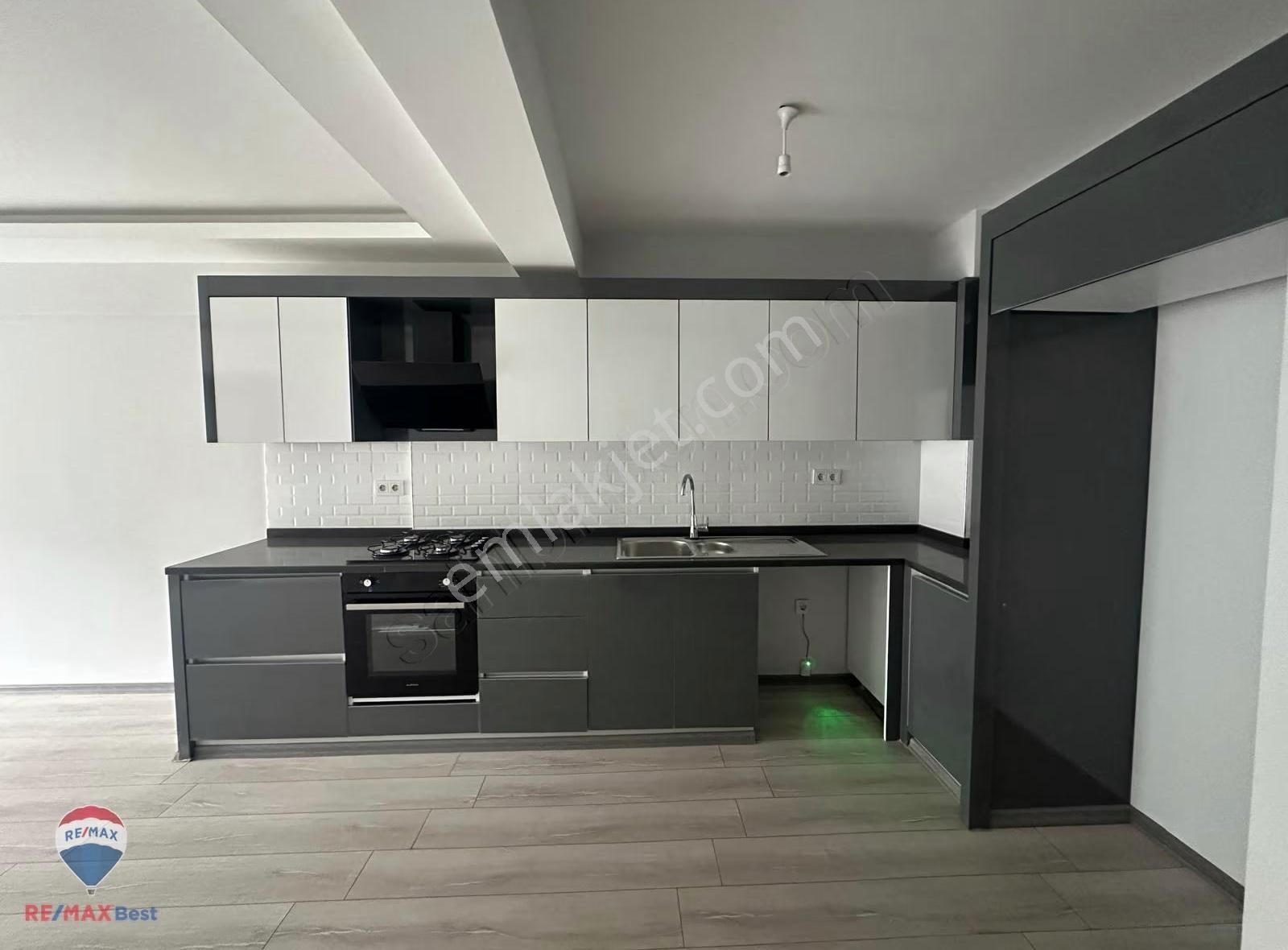 89 Remax Bestten Karşıyaka Zübeyde Hanımda Satılık 2+1lüks Daıre - Görsel 16