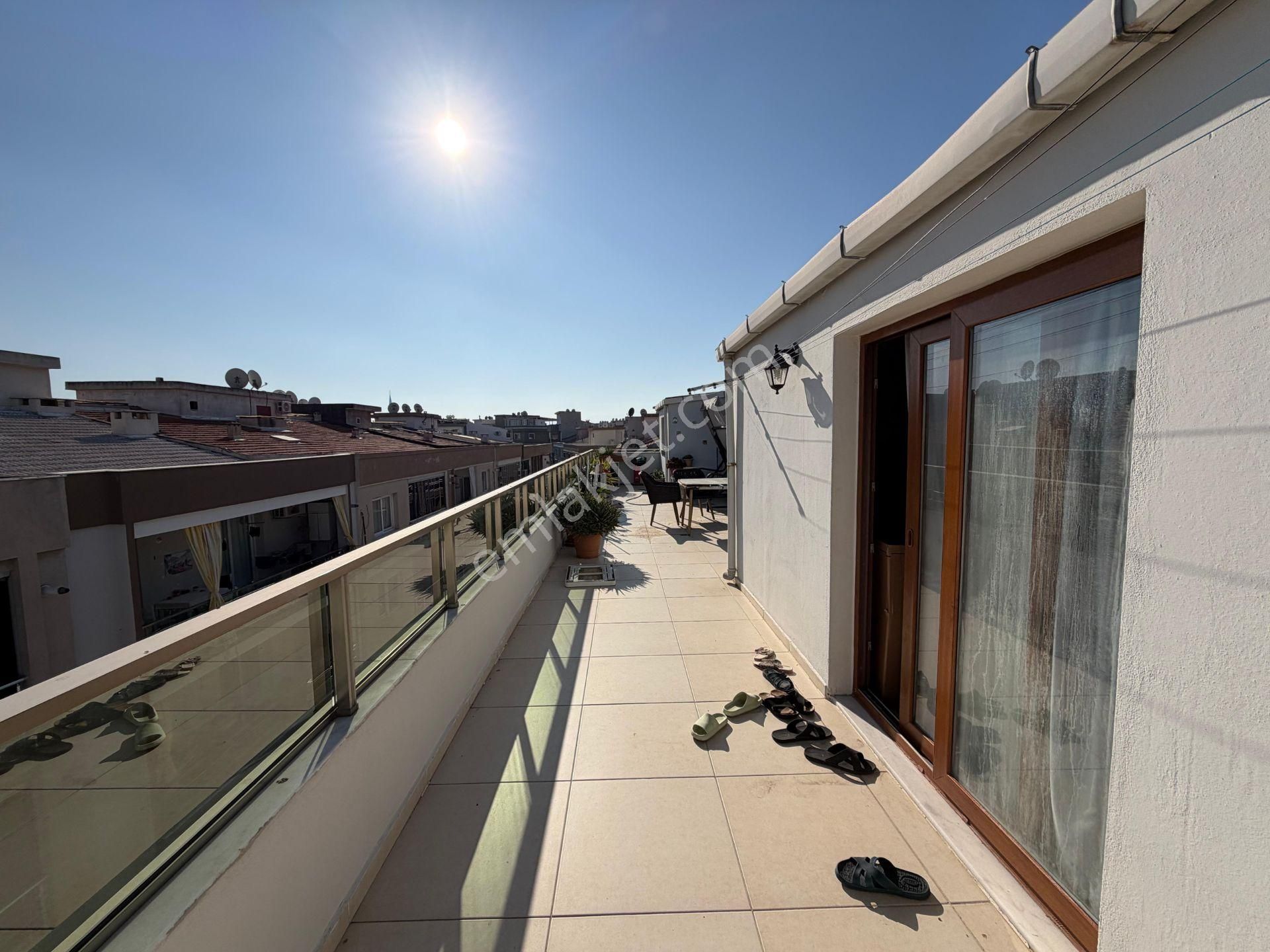 15 Karşıyaka Şemikler'de Çift Teraslı 5+2 Satılık Dubleks Daire - Görsel 27