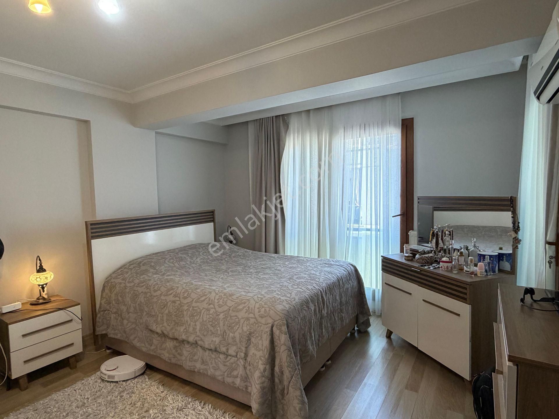 15 Karşıyaka Şemikler'de Çift Teraslı 5+2 Satılık Dubleks Daire - Görsel 13