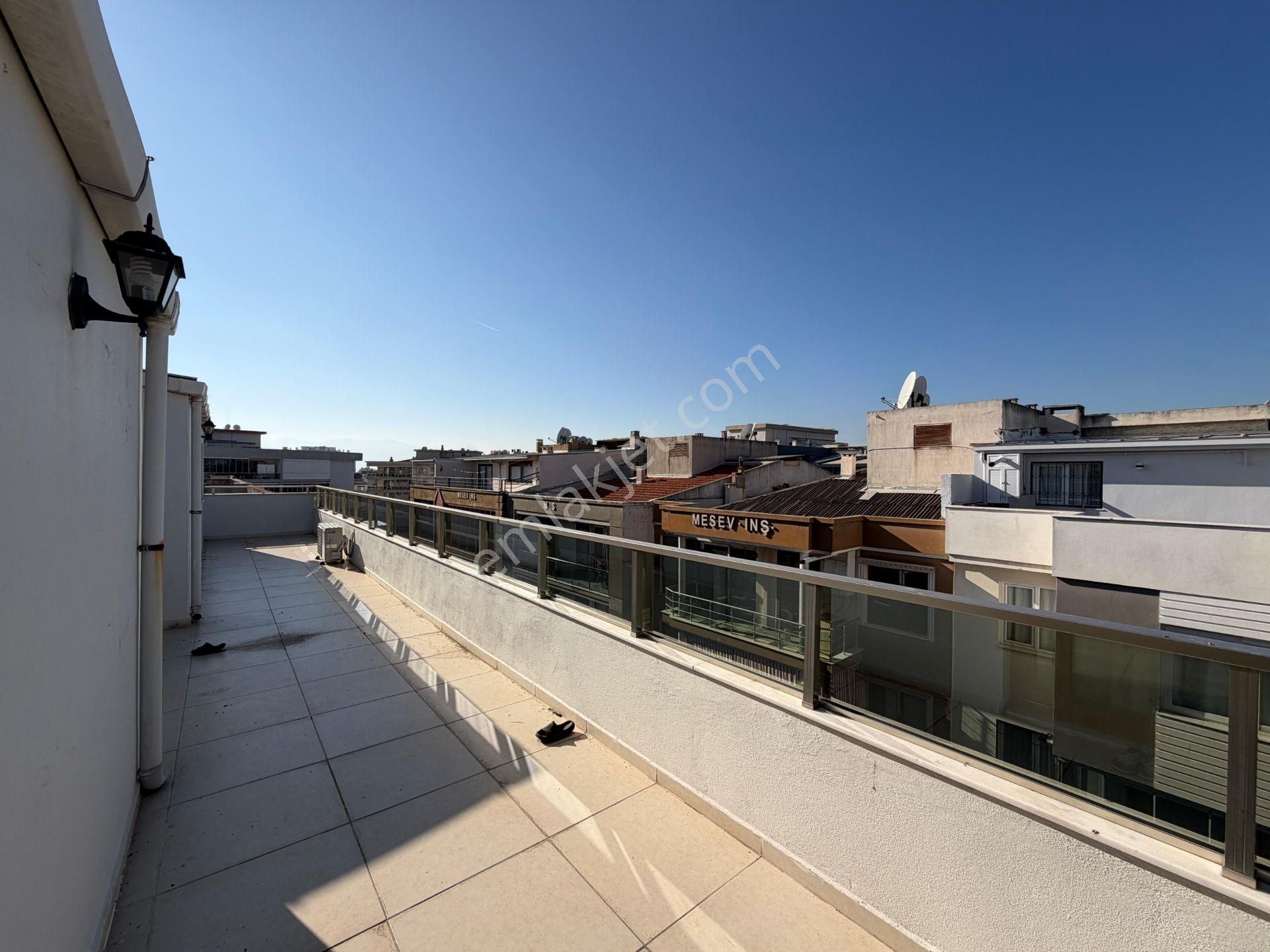 15 Karşıyaka Şemikler'de Çift Teraslı 5+2 Satılık Dubleks Daire - Görsel 35