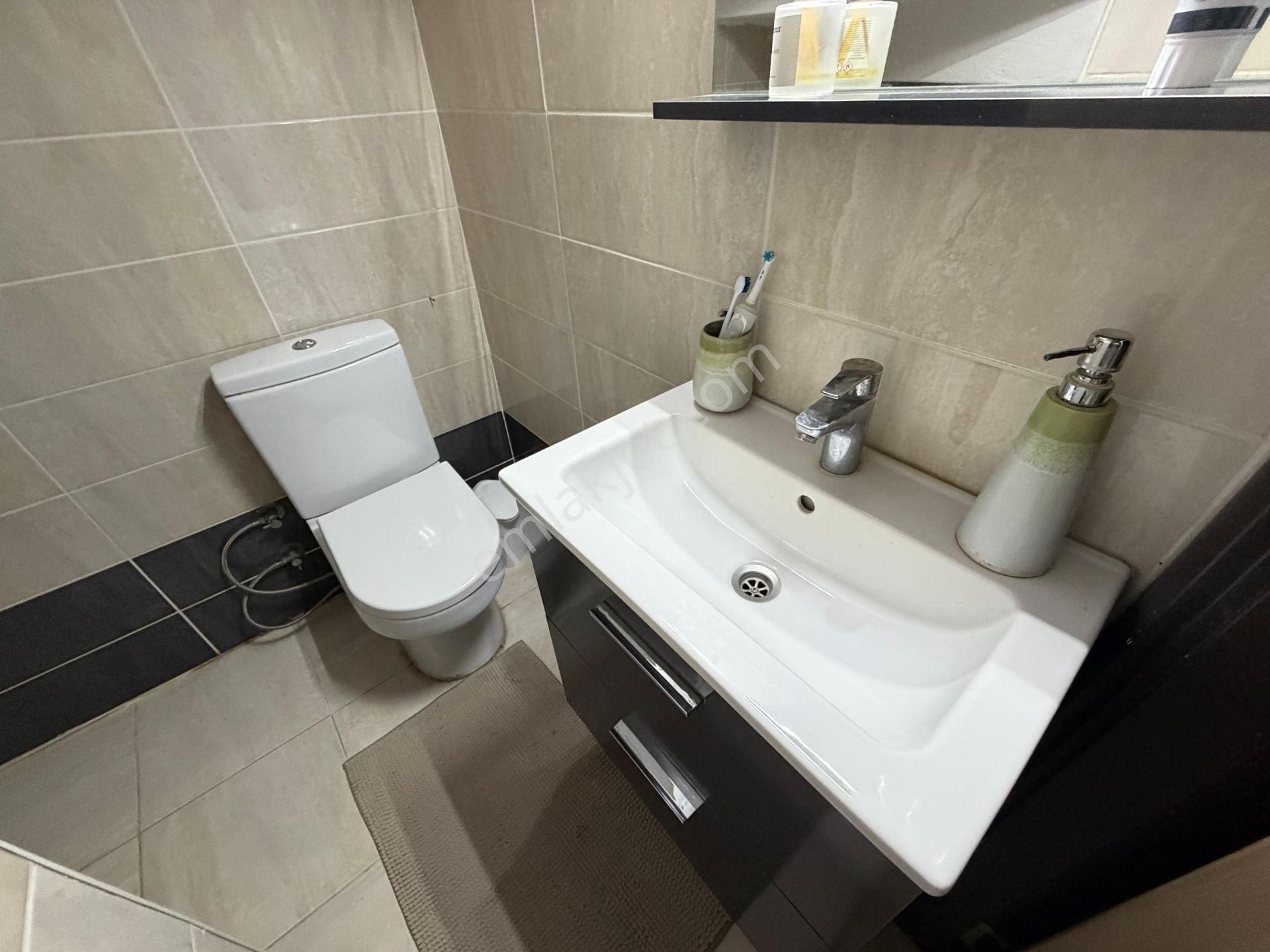 15 Karşıyaka Şemikler'de Çift Teraslı 5+2 Satılık Dubleks Daire - Görsel 15