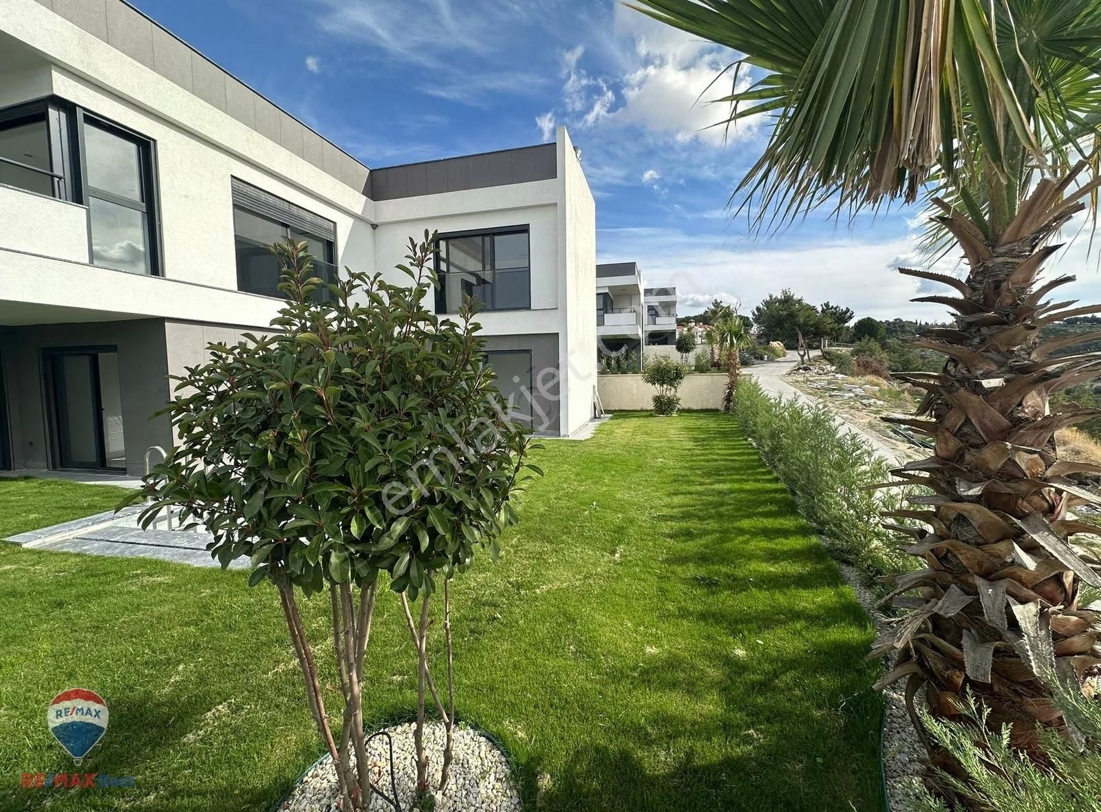 39 Kuşadası Soğucak'da Full Deniz Ve Orman Manzaralı Villa - Görsel 28