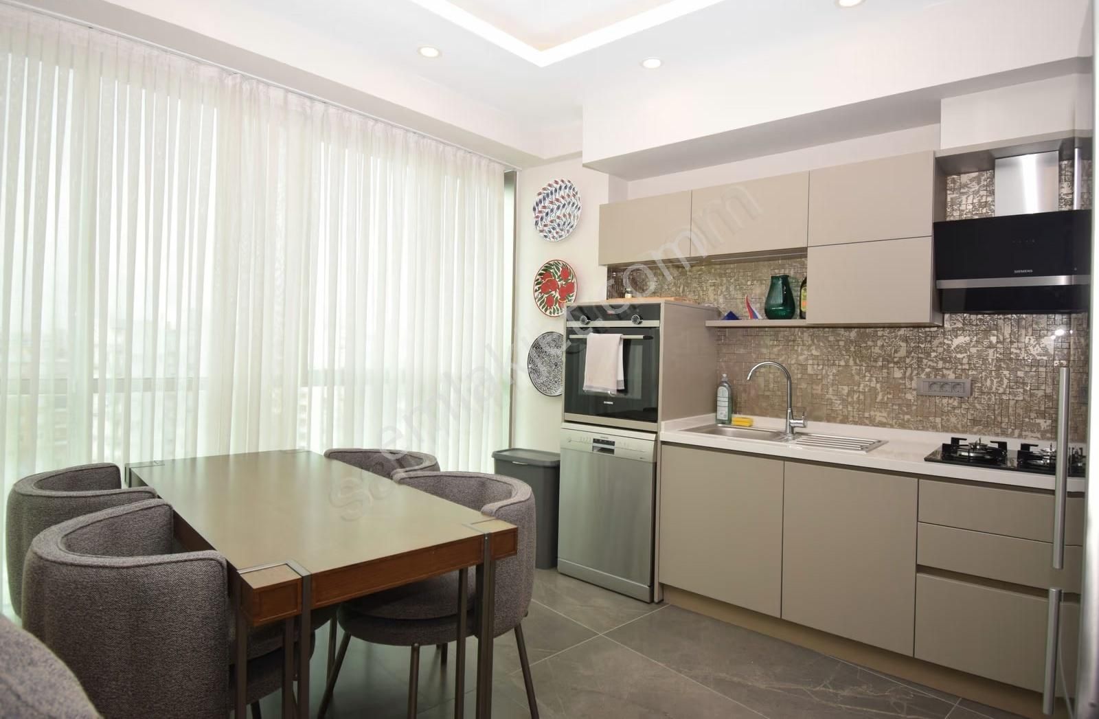 Antalyada Kundu Bolgesınde Otel Konseptınde Satılık 2+1