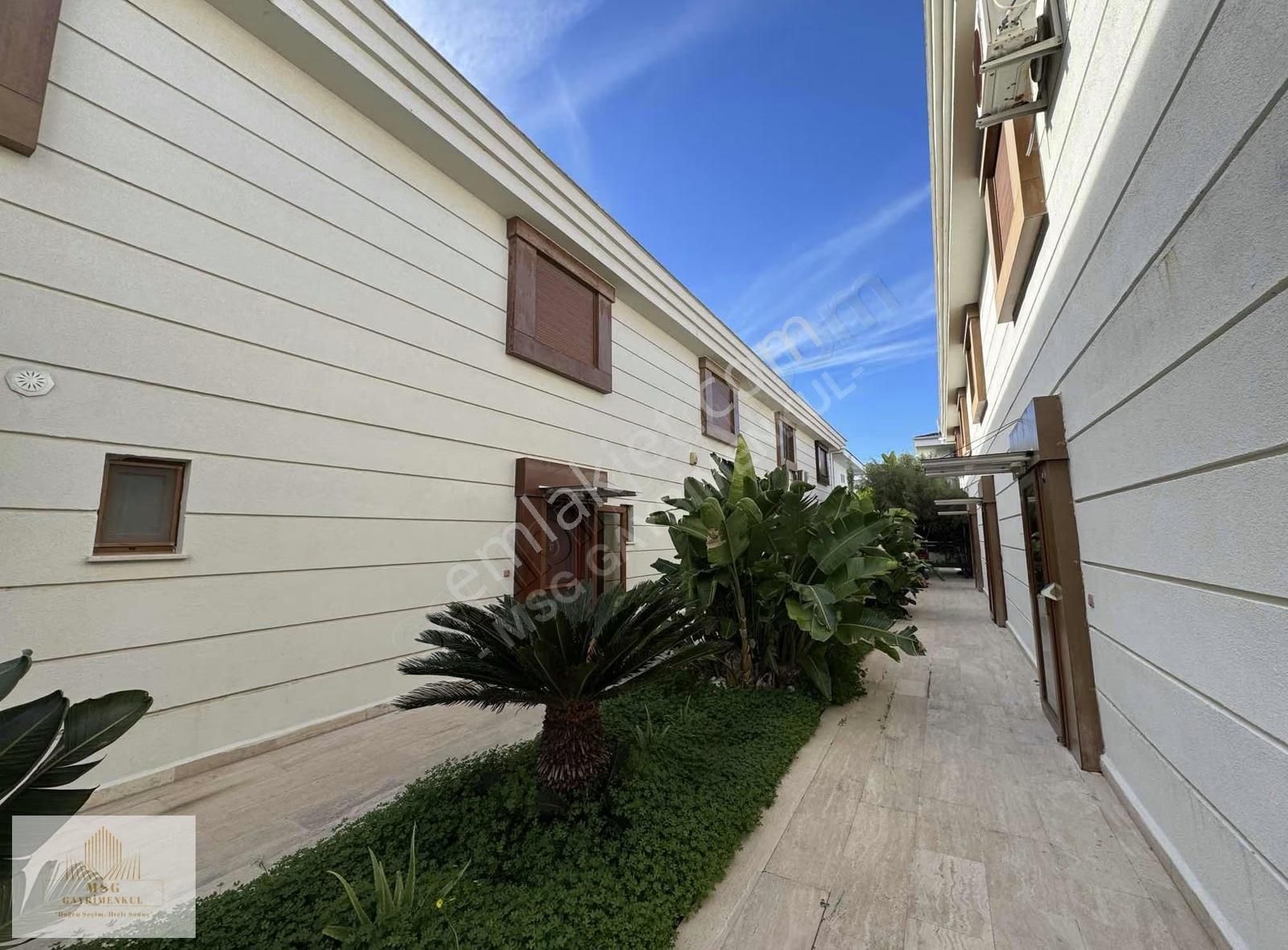 Msg'den Çeşme Ilıca Sahil Yakını Butik Sitede Modern 3+1 Villa - Görsel 3