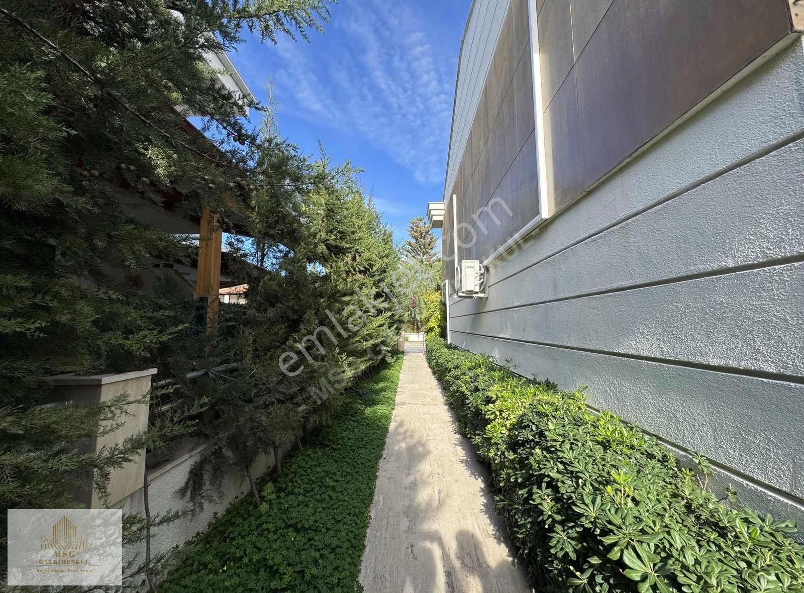 Msg'den Çeşme Ilıca Sahil Yakını Butik Sitede Modern 3+1 Villa - Görsel 24