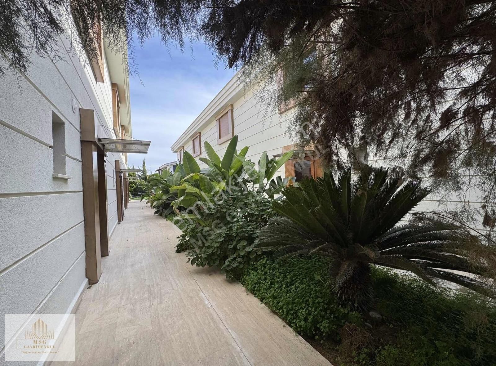 Msg'den Çeşme Ilıca Sahil Yakını Butik Sitede Modern 3+1 Villa - Görsel 43
