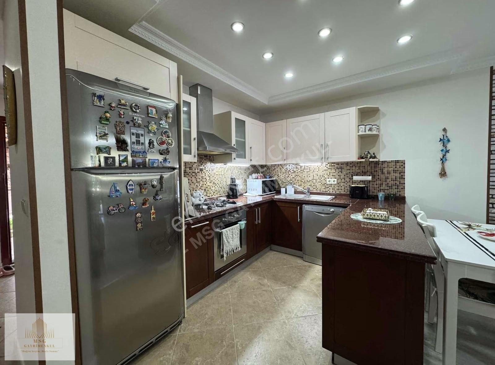 Msg'den Çeşme Ilıca Sahil Yakını Butik Sitede Modern 3+1 Villa - Görsel 2