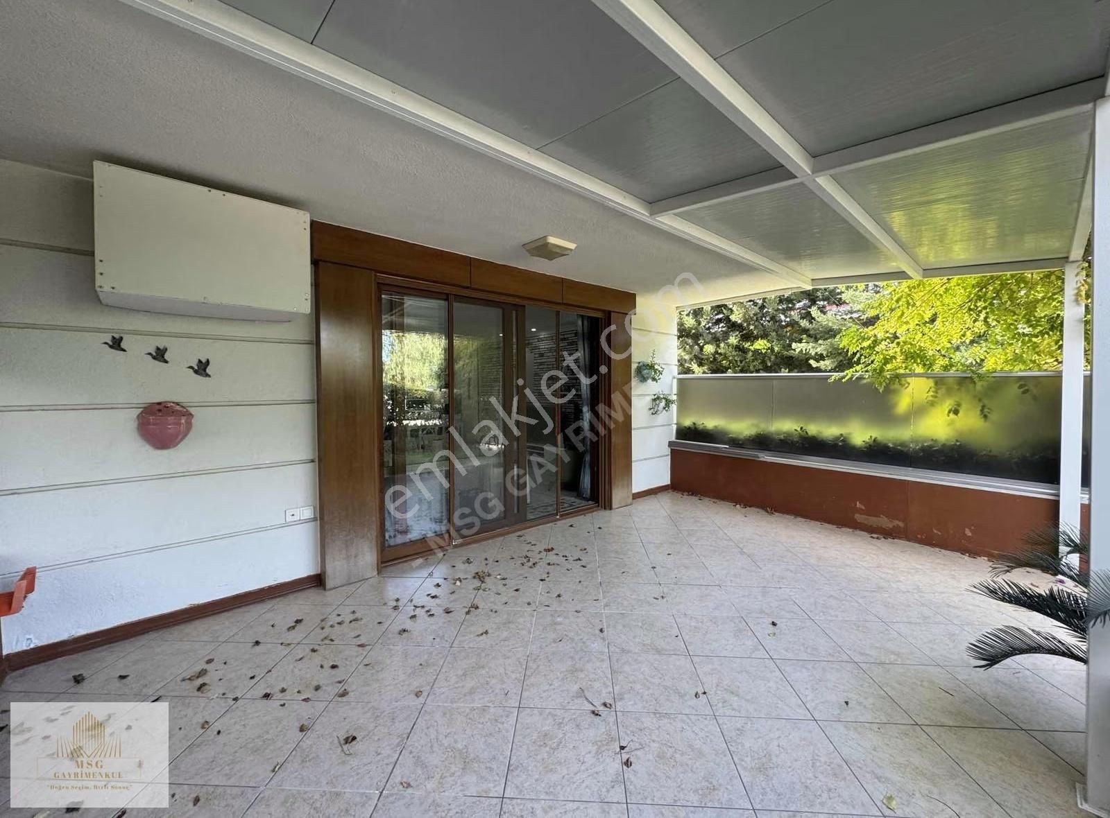 Msg'den Çeşme Ilıca Sahil Yakını Butik Sitede Modern 3+1 Villa - Görsel 36