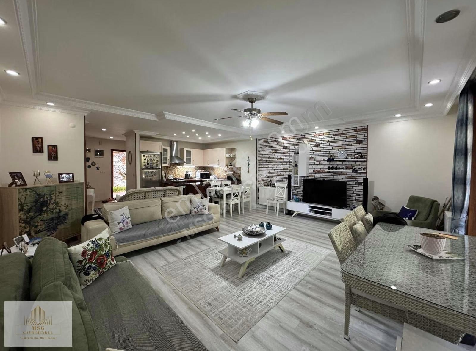 Msg'den Çeşme Ilıca Sahil Yakını Butik Sitede Modern 3+1 Villa - Görsel 30