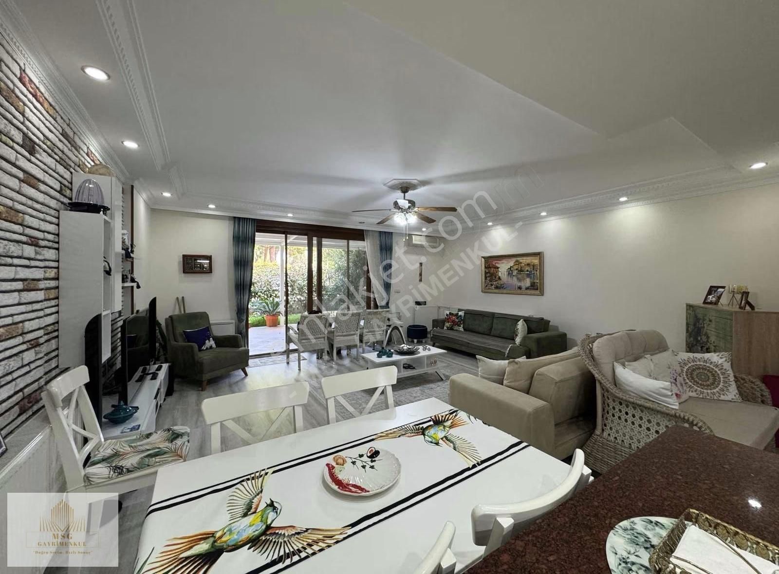 Msg'den Çeşme Ilıca Sahil Yakını Butik Sitede Modern 3+1 Villa - Görsel 26