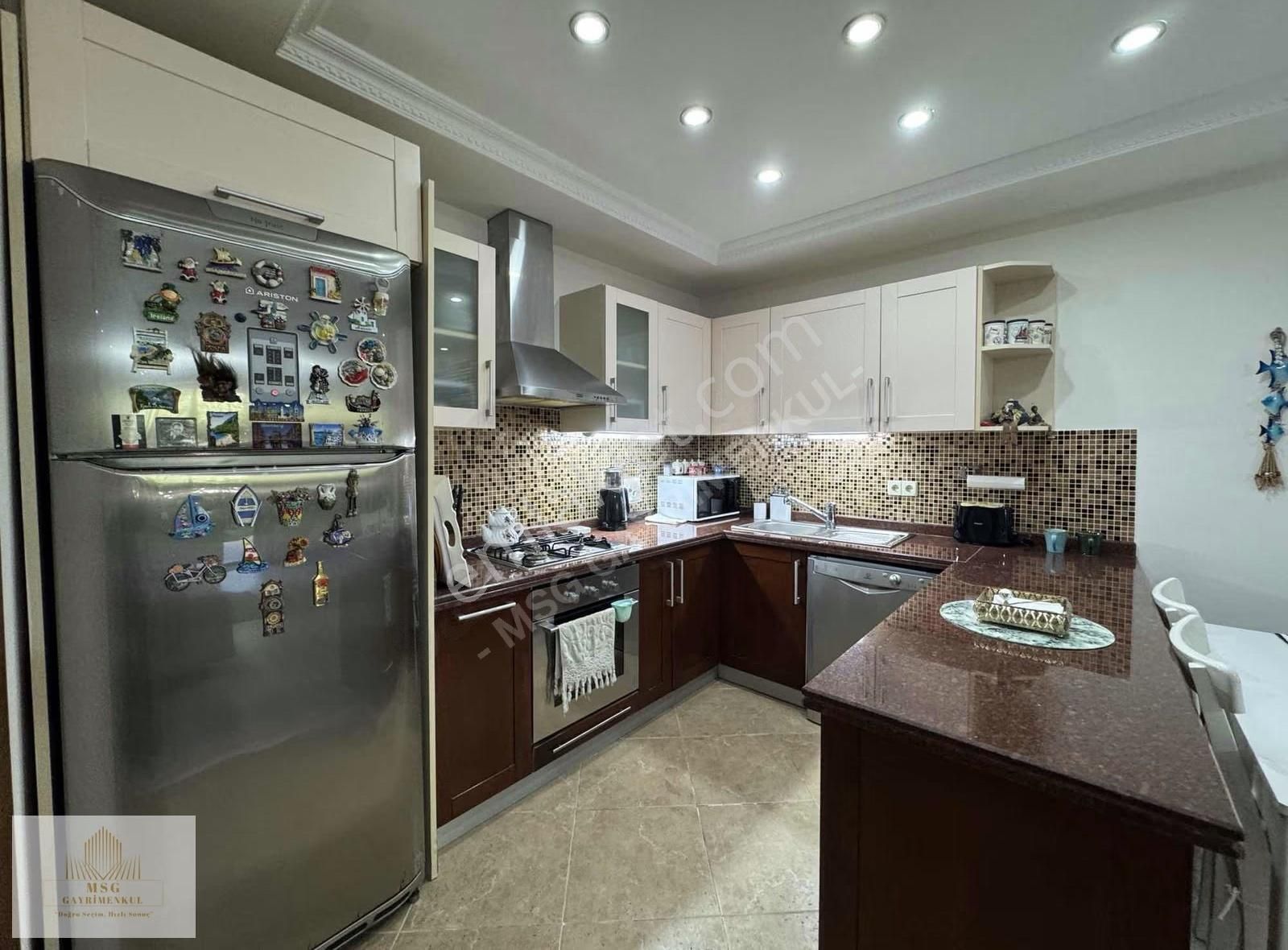 Msg'den Çeşme Ilıca Sahil Yakını Butik Sitede Modern 3+1 Villa - Görsel 14