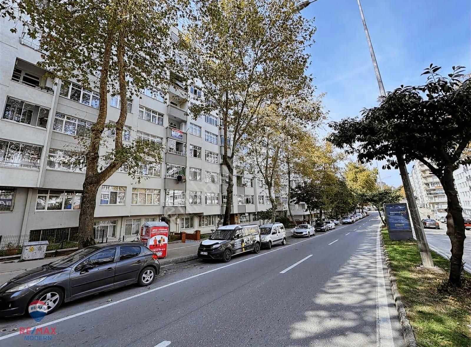 Kadir Aslan'dan 100.yıl Bulvarı Satılık 3+1