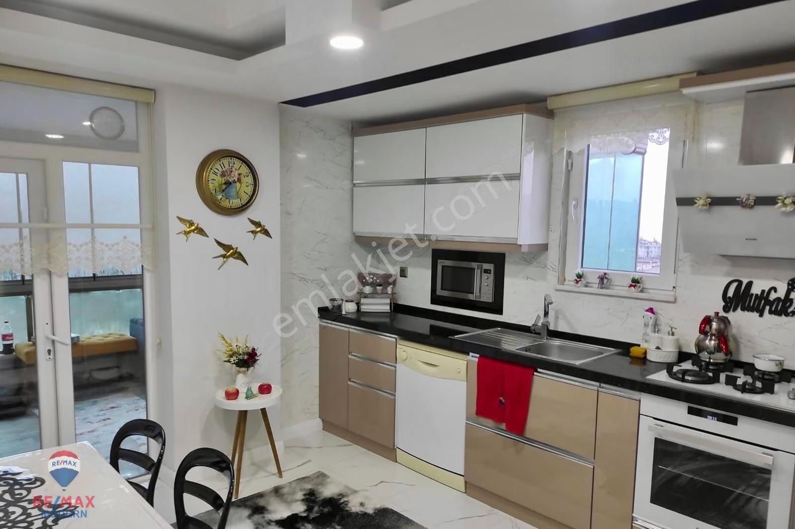 Celal Dinlenmez'den Adalet'te 9. Kat Deniz Manzaralı 3+1 Daire - Görsel 8