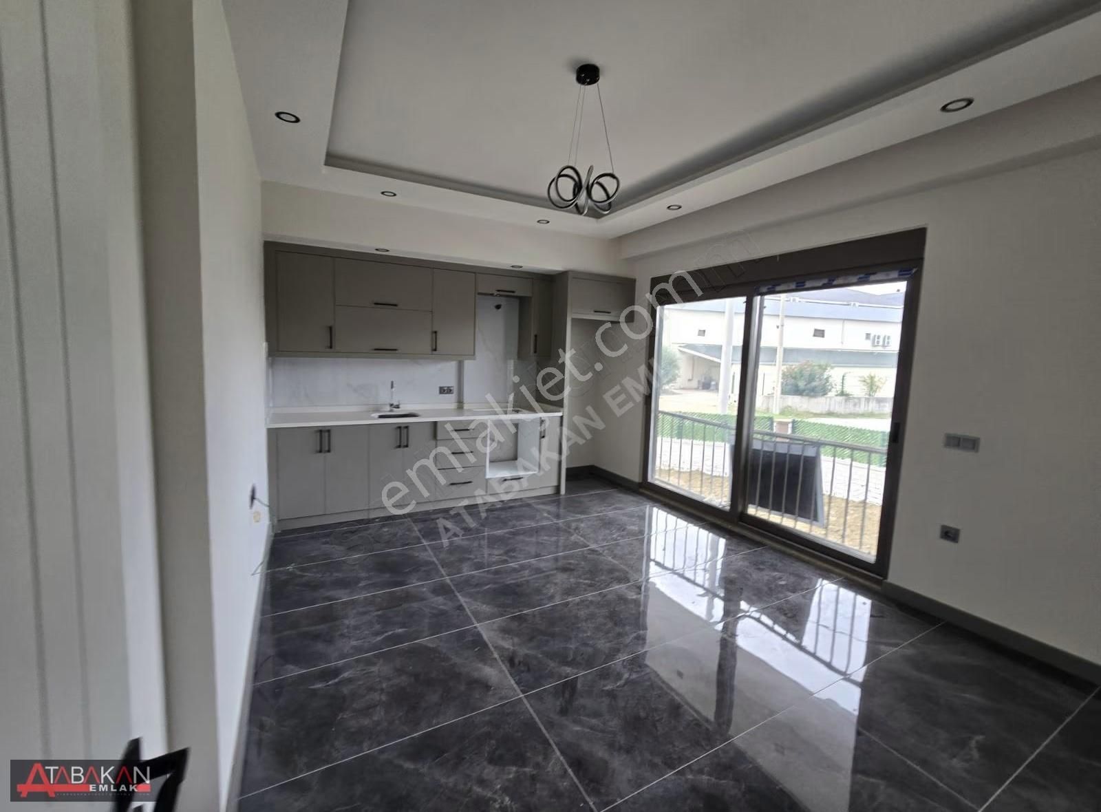 Maya Koleji Yakınında 2+1 Havuzlu Daire