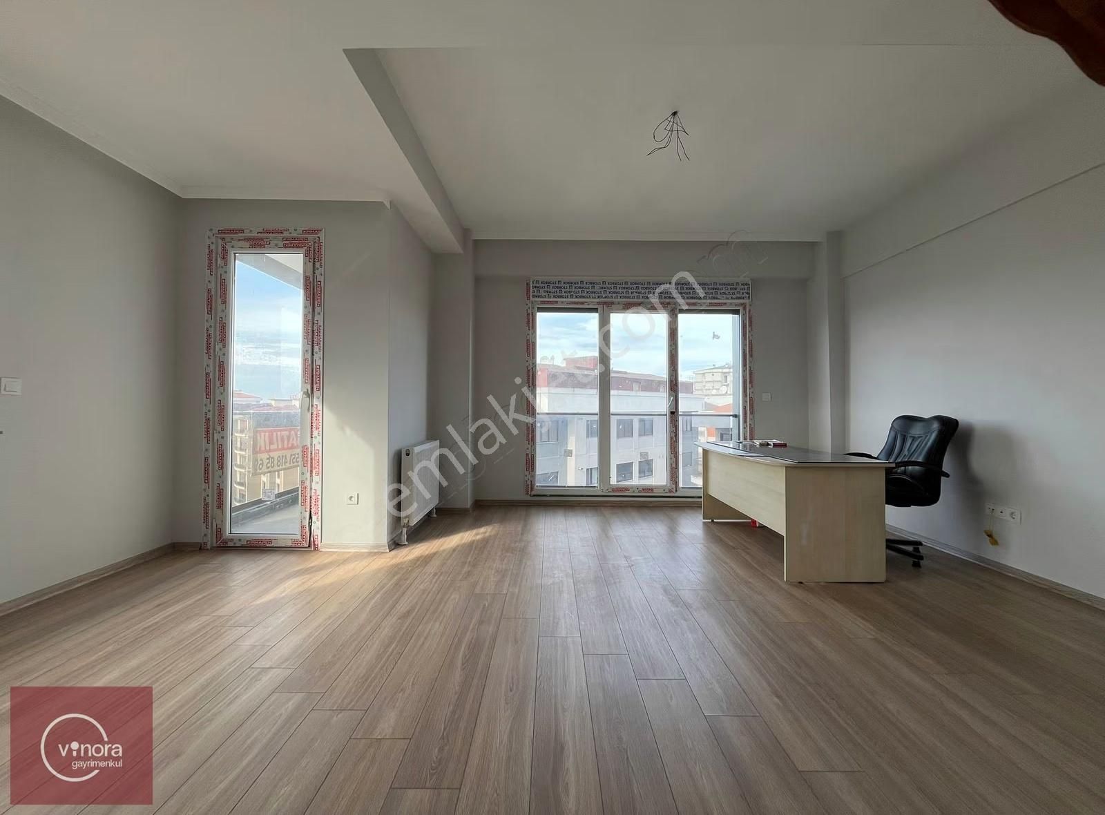 Göztepe'de Özgürlük Parkına Yakın Çift Giriş Teraslı İskanlı 5+2 - Görsel 16