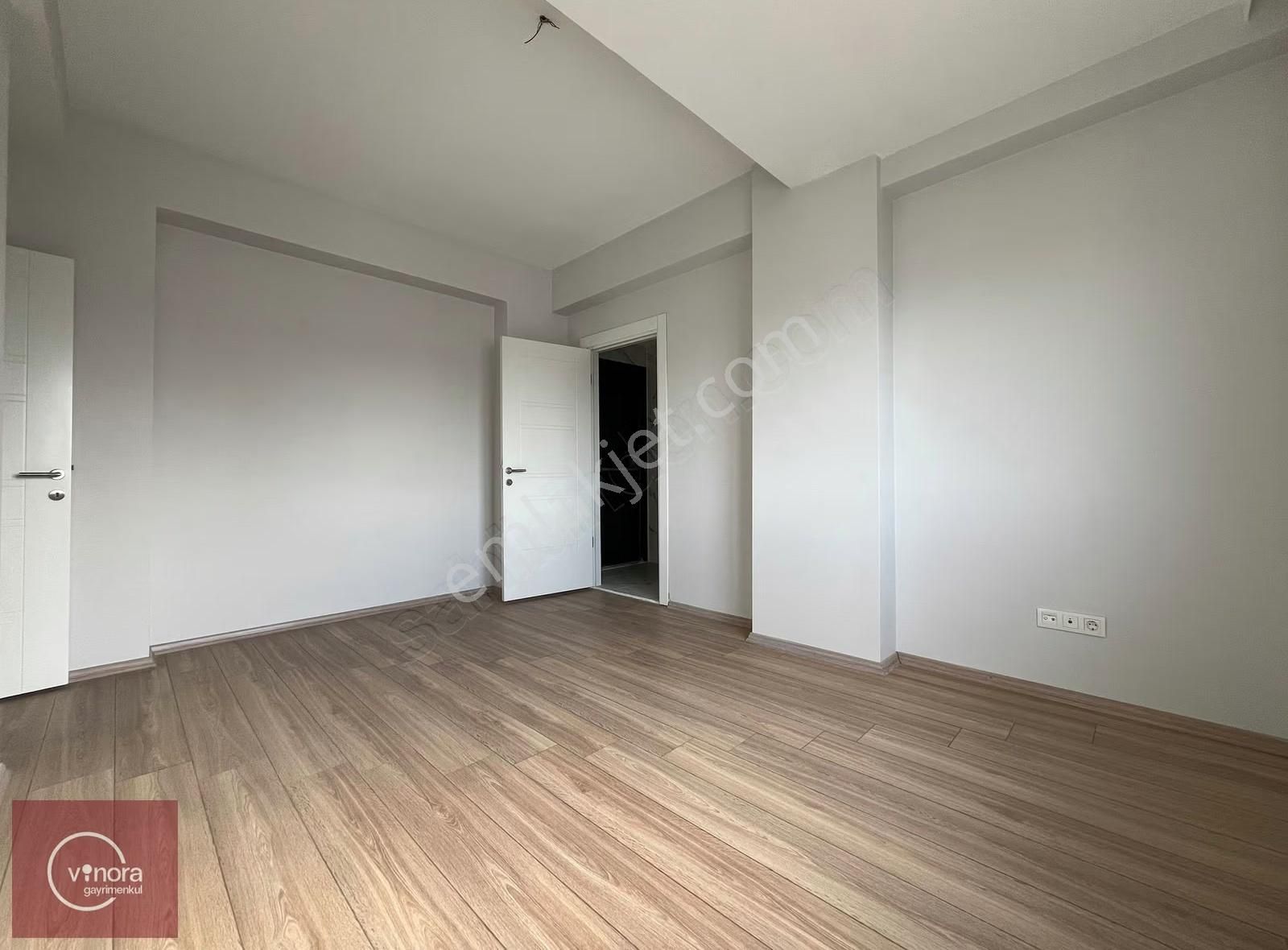 Göztepe'de Özgürlük Parkına Yakın Çift Giriş Teraslı İskanlı 5+2 - Görsel 11