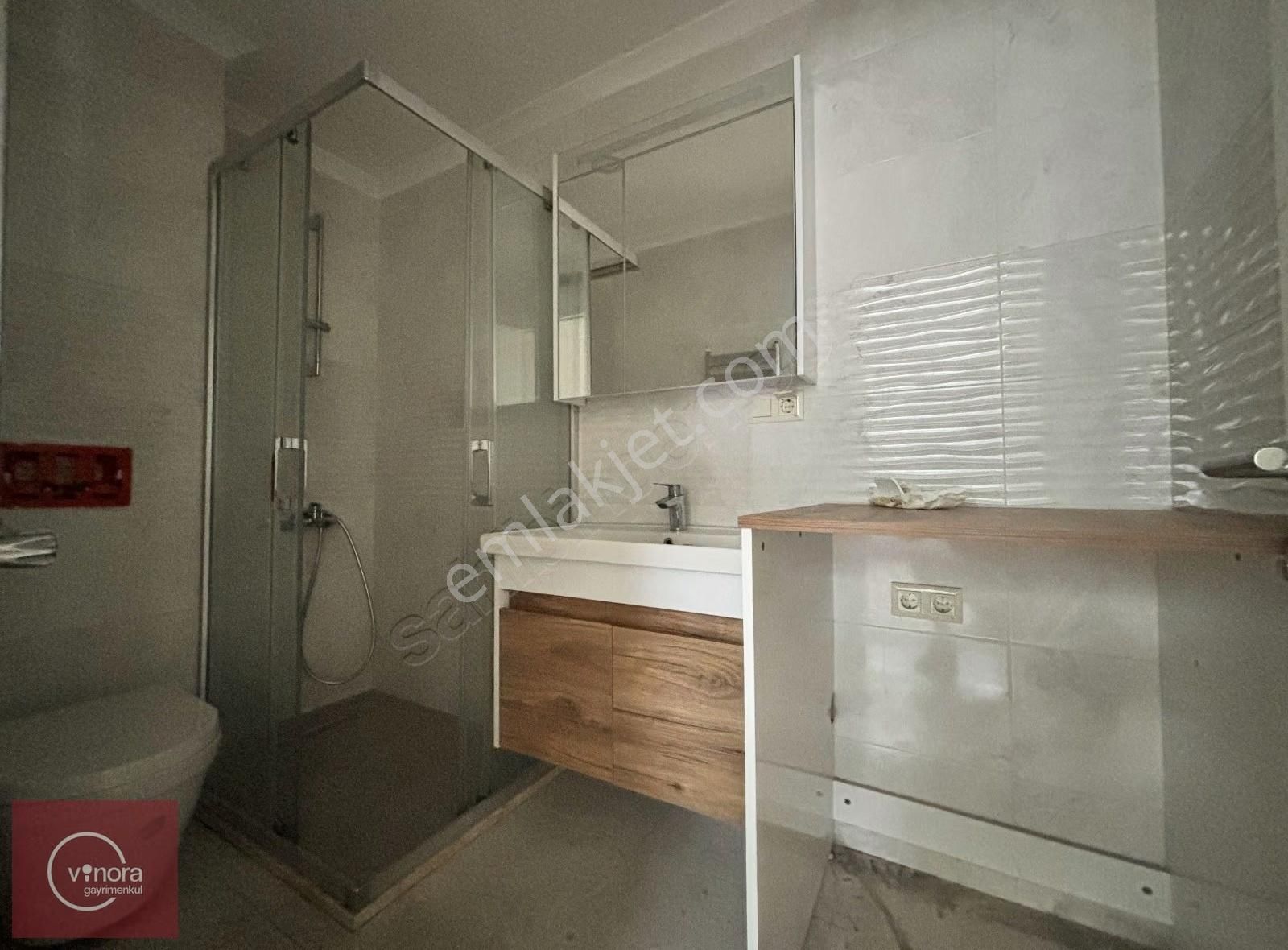 Vinora'dan Merdivenköy'de Minibüse Yakın E.banyolu 4yaş Boş 3+1 - Görsel 7