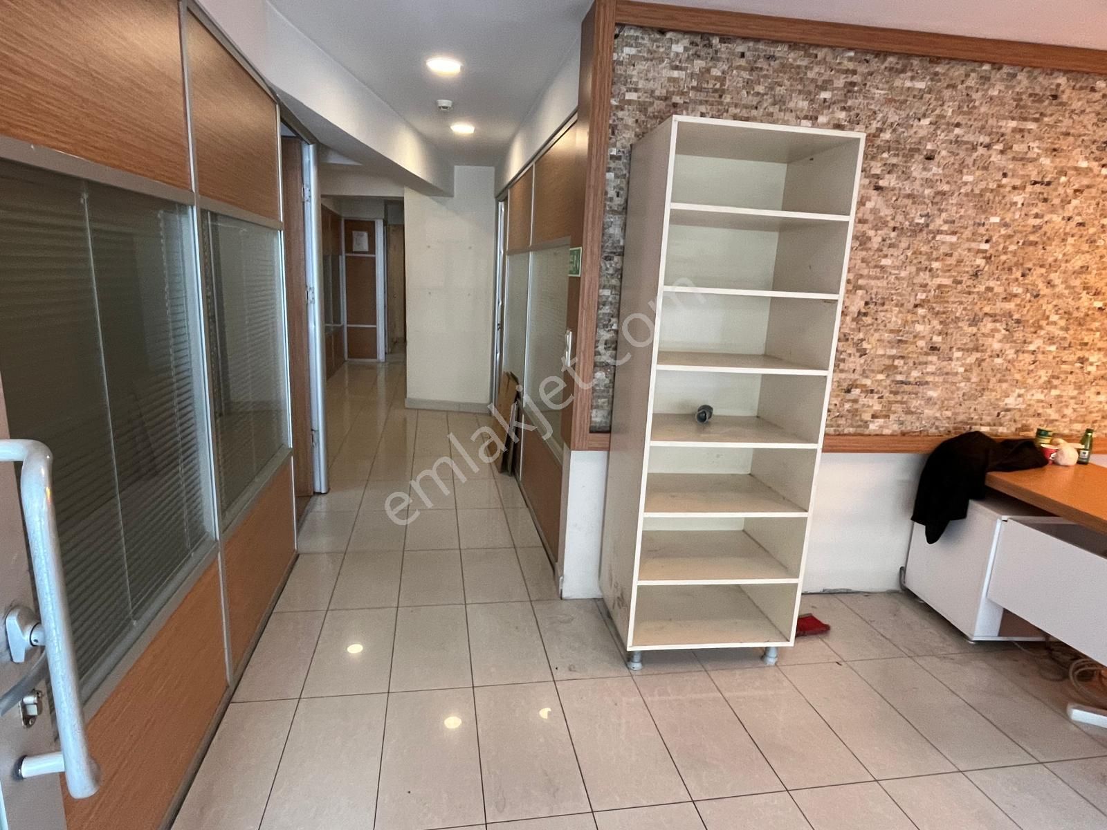 Sultangazi Uğurmumcu'da Kiralık 1.300 M2 İmalathaneye Uygun Yer - Görsel 4