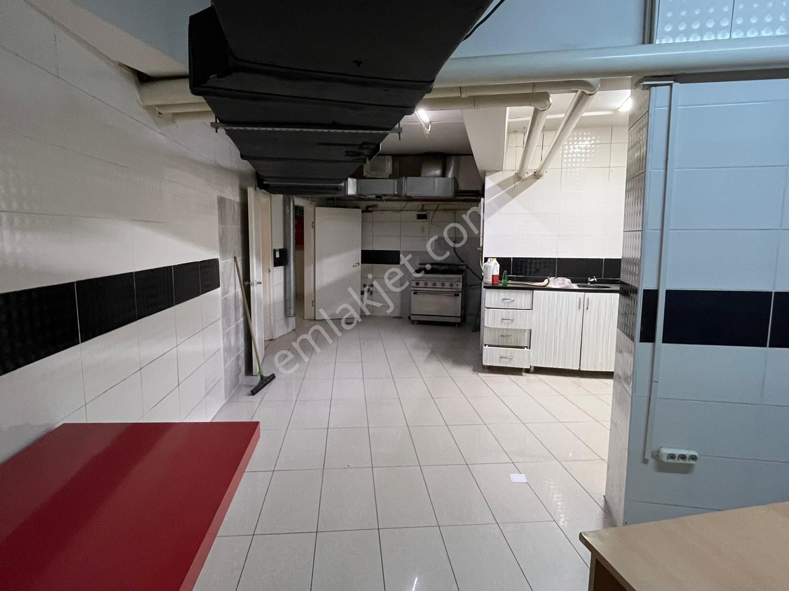 Sultangazi Uğurmumcu'da Kiralık 1.300 M2 İmalathaneye Uygun Yer - Görsel 18