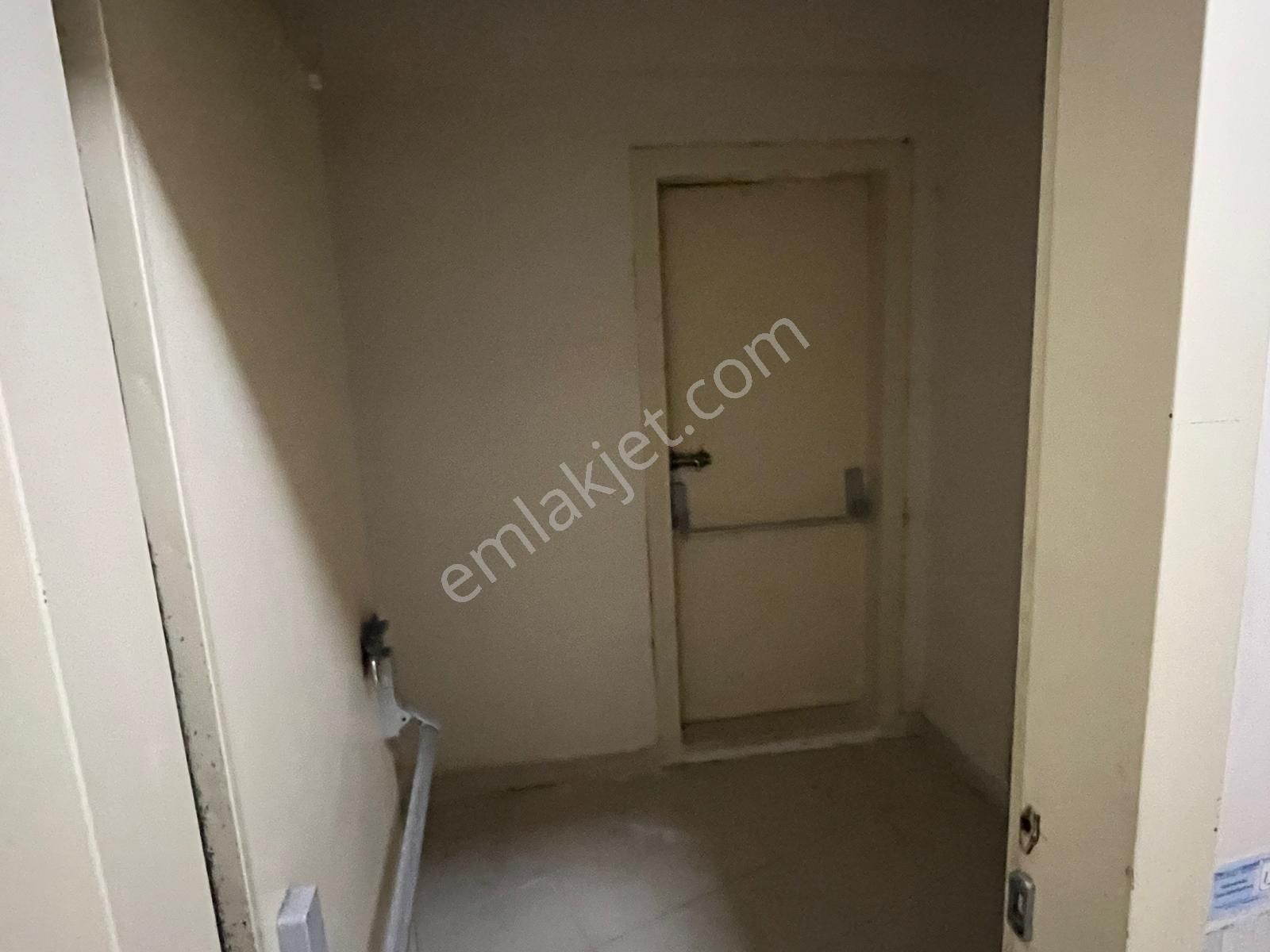 Sultangazi Uğurmumcu'da Kiralık 1.300 M2 İmalathaneye Uygun Yer - Görsel 24