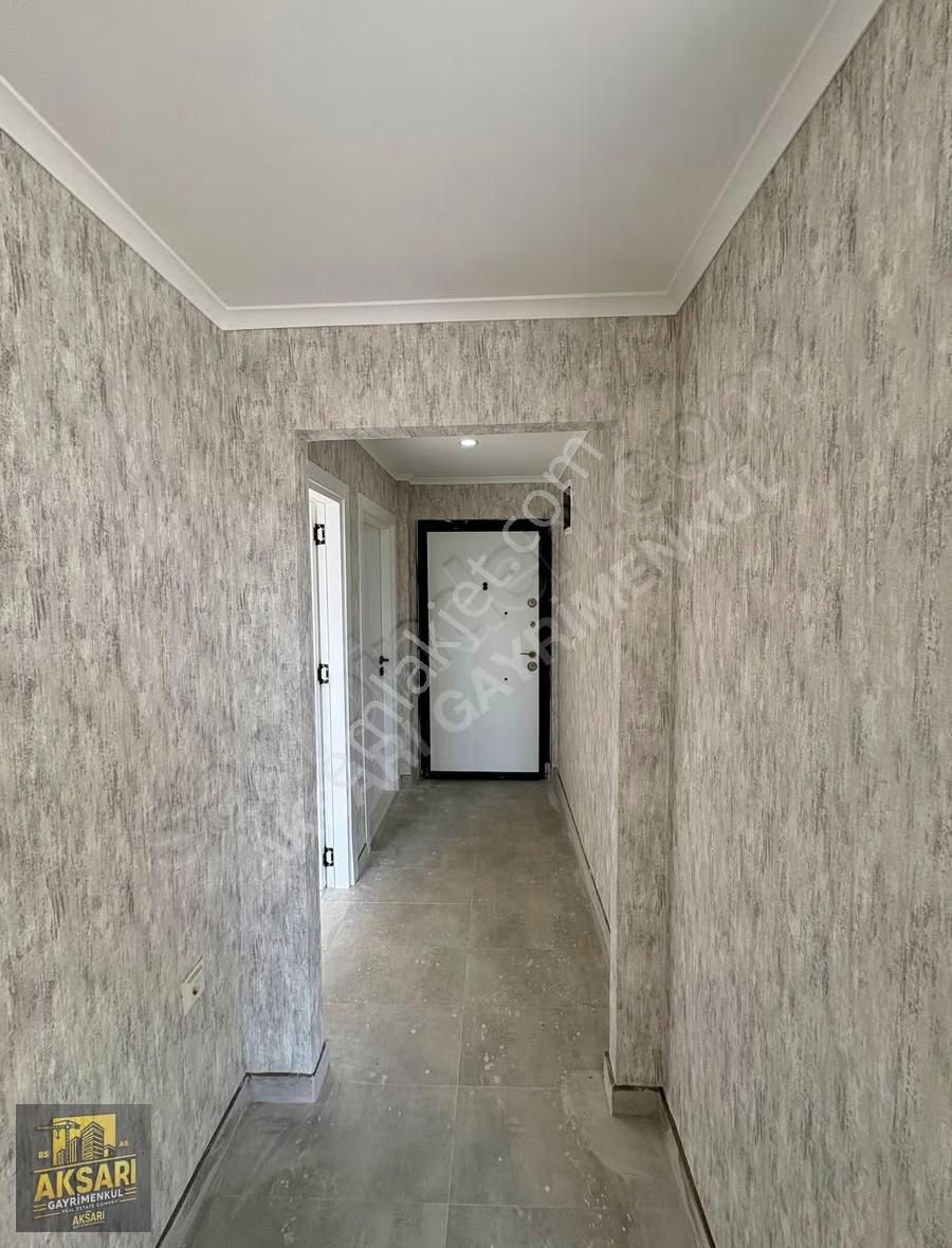 Demirelde Lise Dibi Tramvaya Yakın Katta 1+1 Daire - Görsel 6