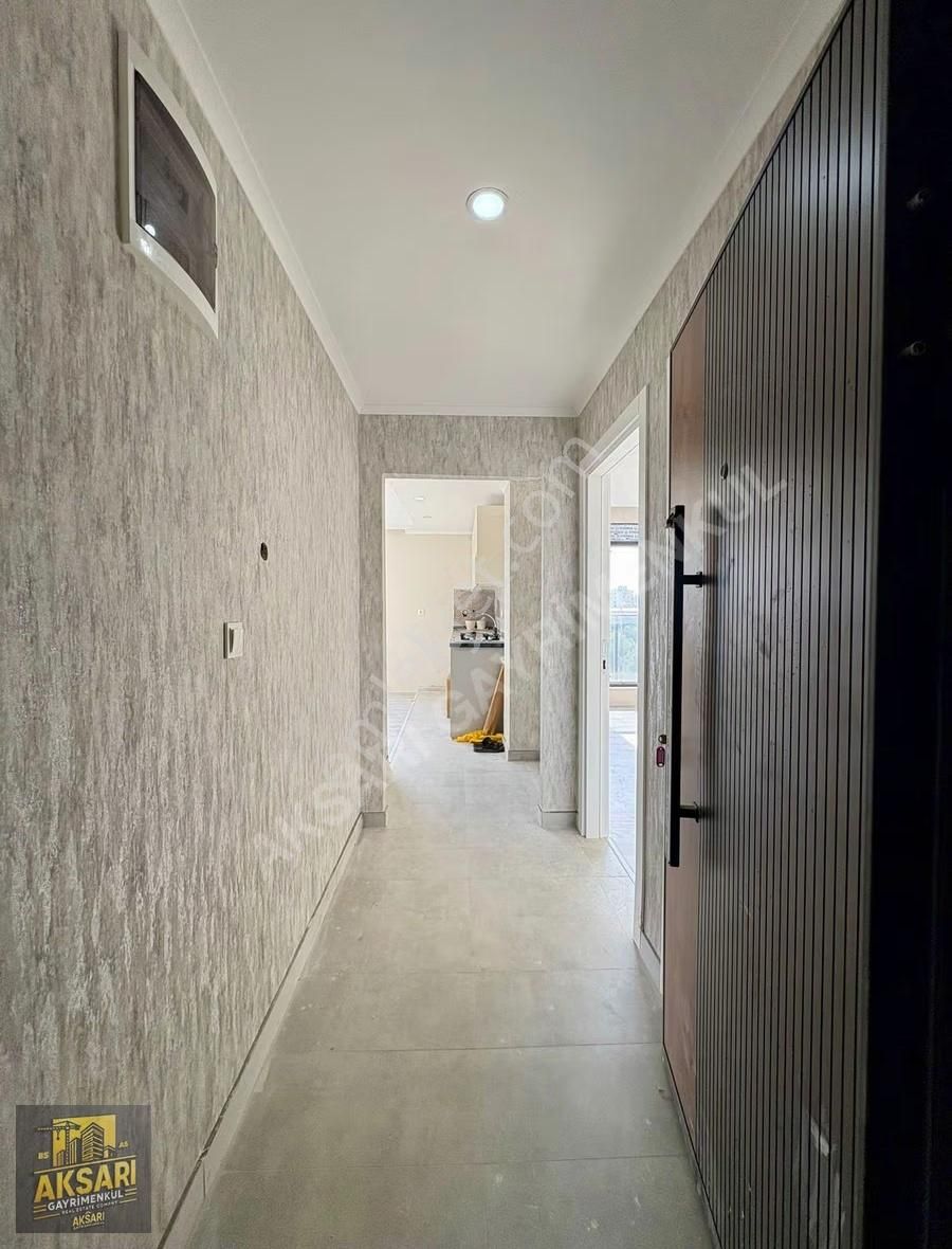 Demirelde Lise Dibi Tramvaya Yakın Katta 1+1 Daire - Görsel 13