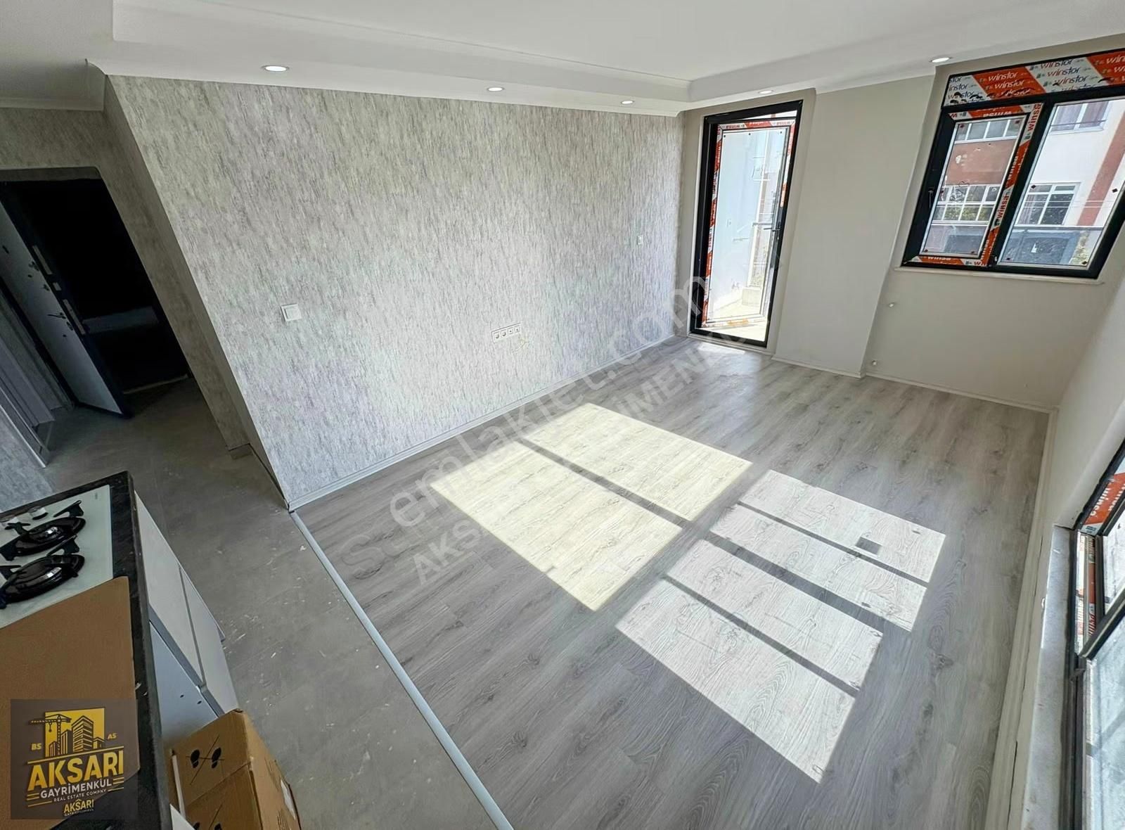 Demirelde Lise Dibi Tramvaya Yakın Katta 1+1 Daire - Görsel 10