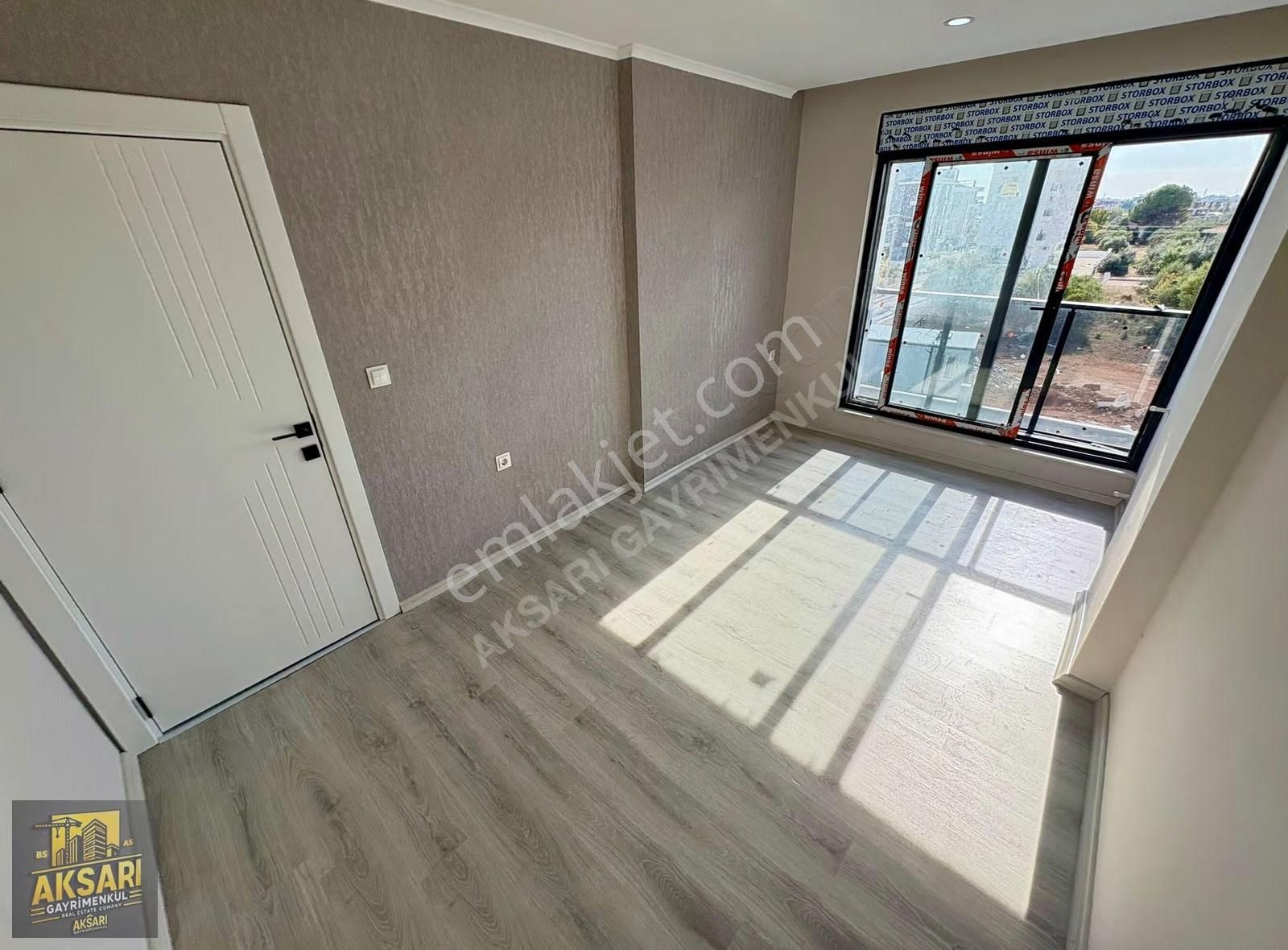 Demirelde Lise Dibi Tramvaya Yakın Katta 1+1 Daire - Görsel 7