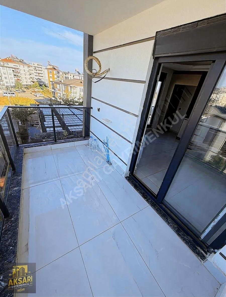 Havuzlu Tramvaya Yakın Katta Asansörlü 1+1 - Görsel 8