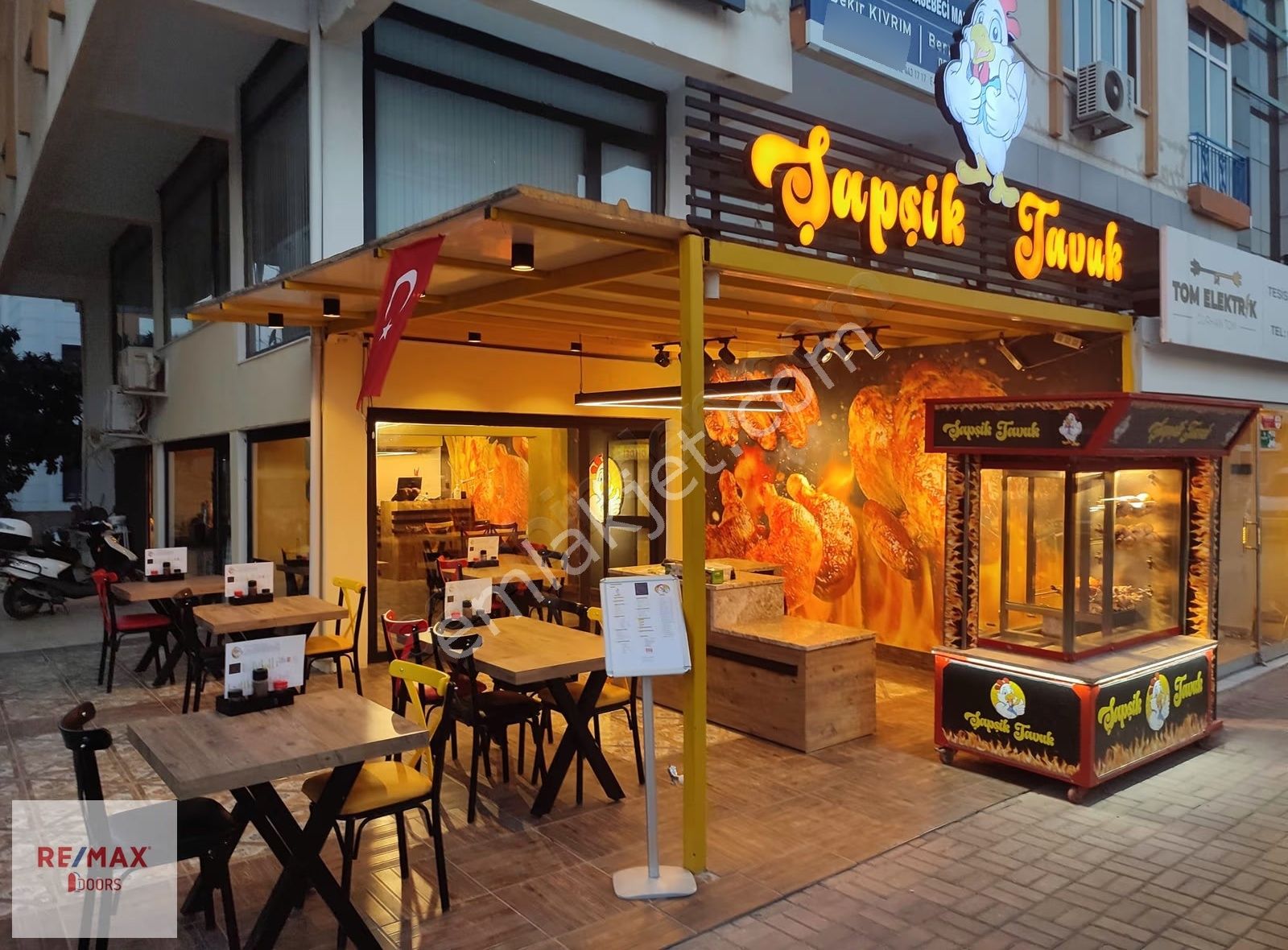 Acil Yüksek Cirolu İşlek Cadde'de Devren Restaurant