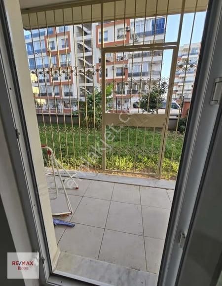 Göksu'da Havuzlu Site İçerisinde Eşyalı Bahçe Katı Kiralık Daire