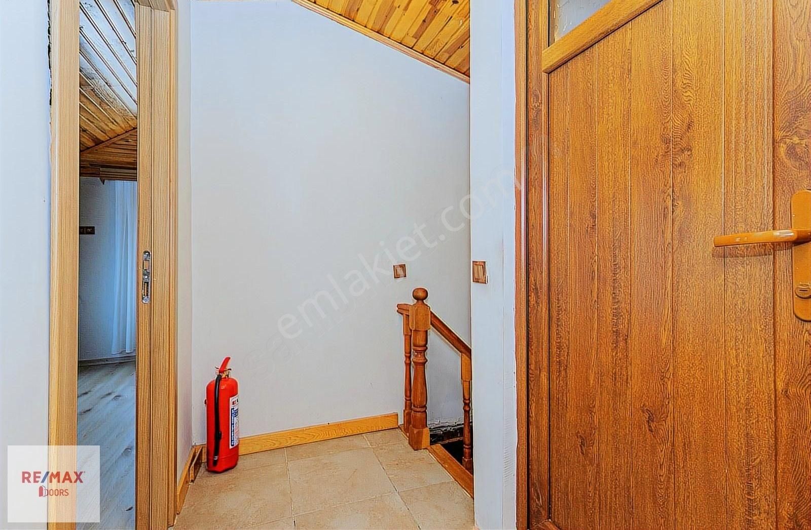 Çağlarca'da Şehir Deniz Manzaralı Geniş Bahçeli Satılık Villa - Görsel 26