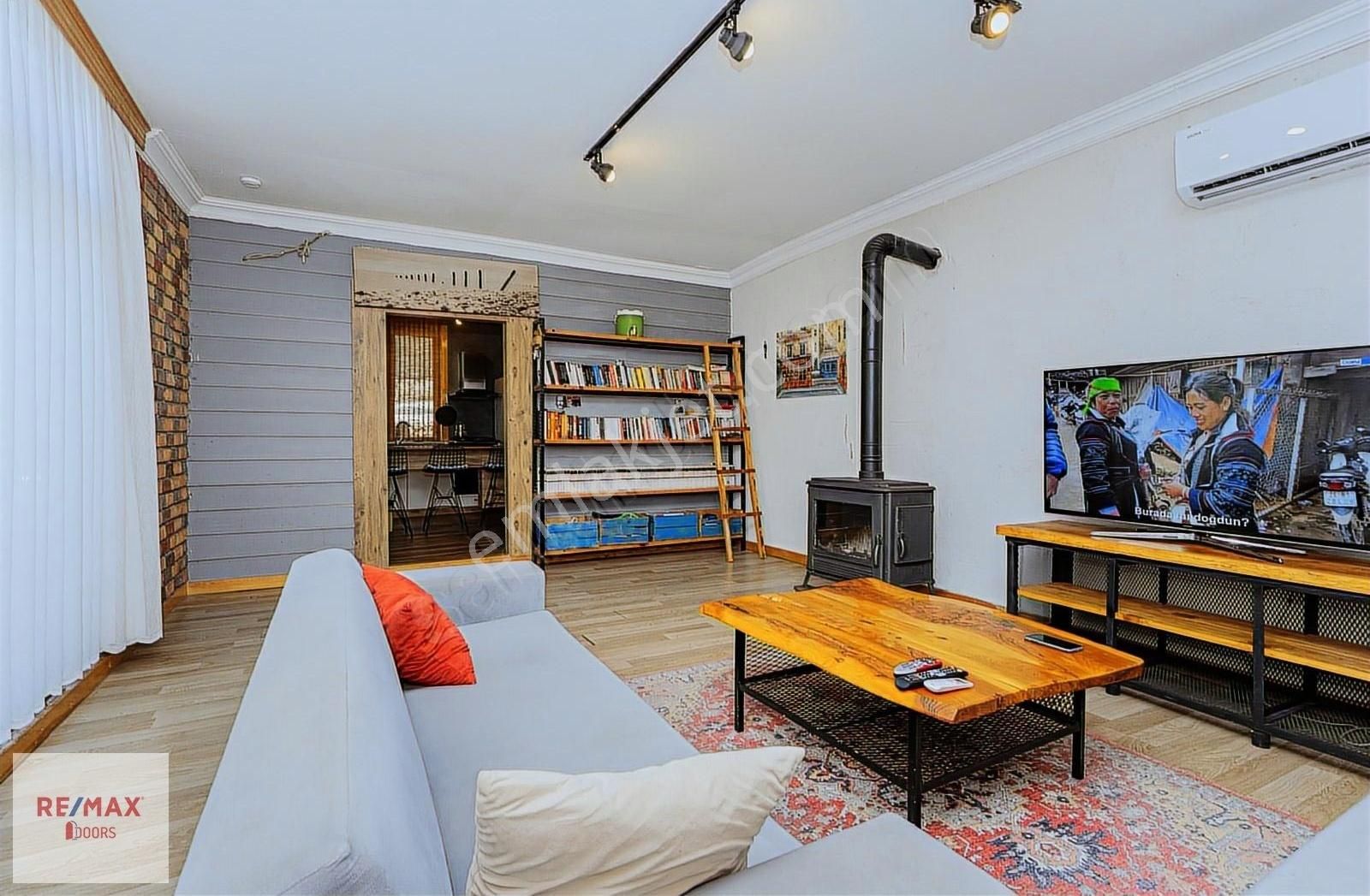 Çağlarca'da Şehir Deniz Manzaralı Geniş Bahçeli Satılık Villa - Görsel 17