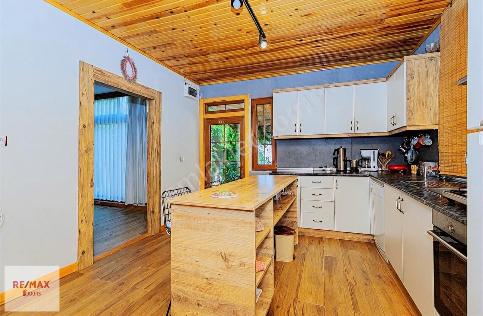 Çağlarca'da Şehir Deniz Manzaralı Geniş Bahçeli Satılık Villa - Görsel 25