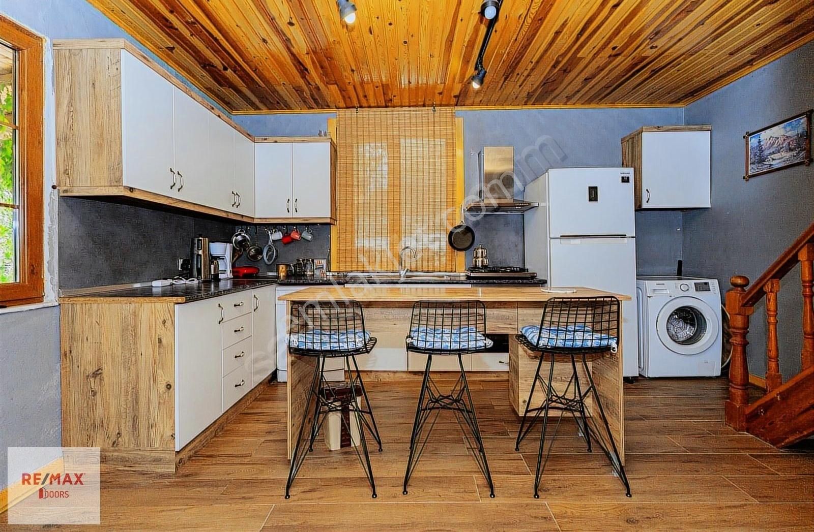 Çağlarca'da Şehir Deniz Manzaralı Geniş Bahçeli Satılık Villa - Görsel 21