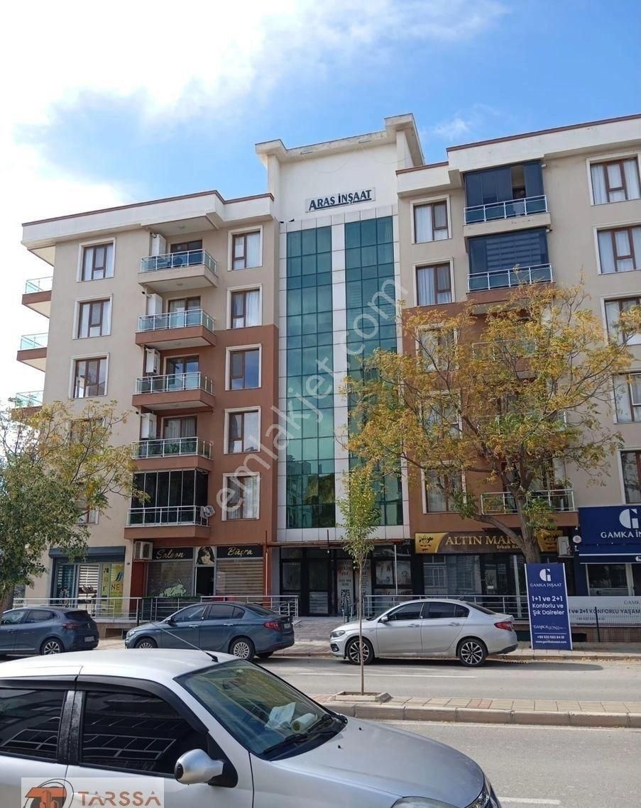 Tarssa Gayrimenkul'den Satılık 3+1 Çiğli Harmandalı'nda Satılık Geniş Daire!